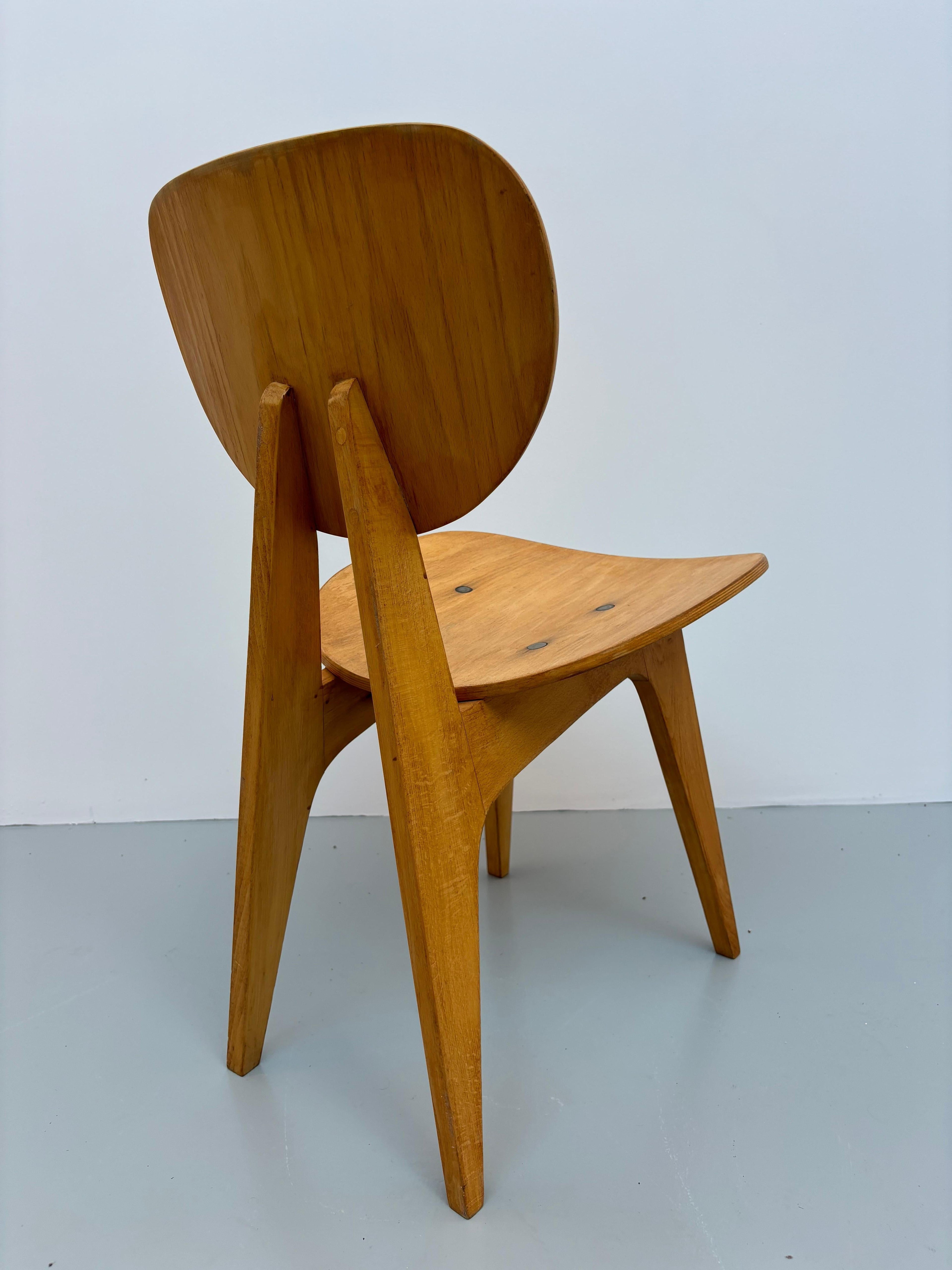 Junzo Sakakura chair