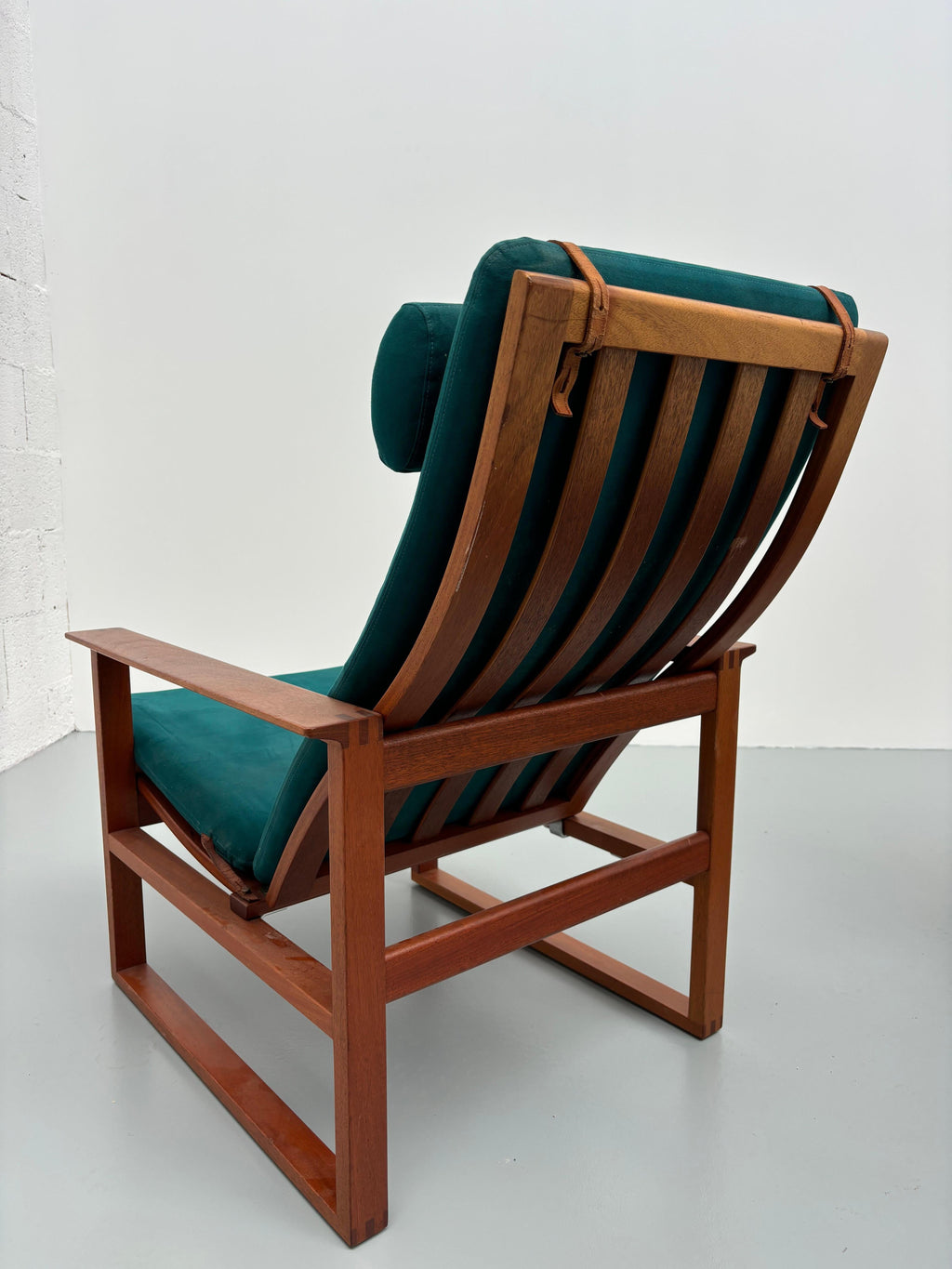 Pair of 2254 armchairs by Børge Mogensen