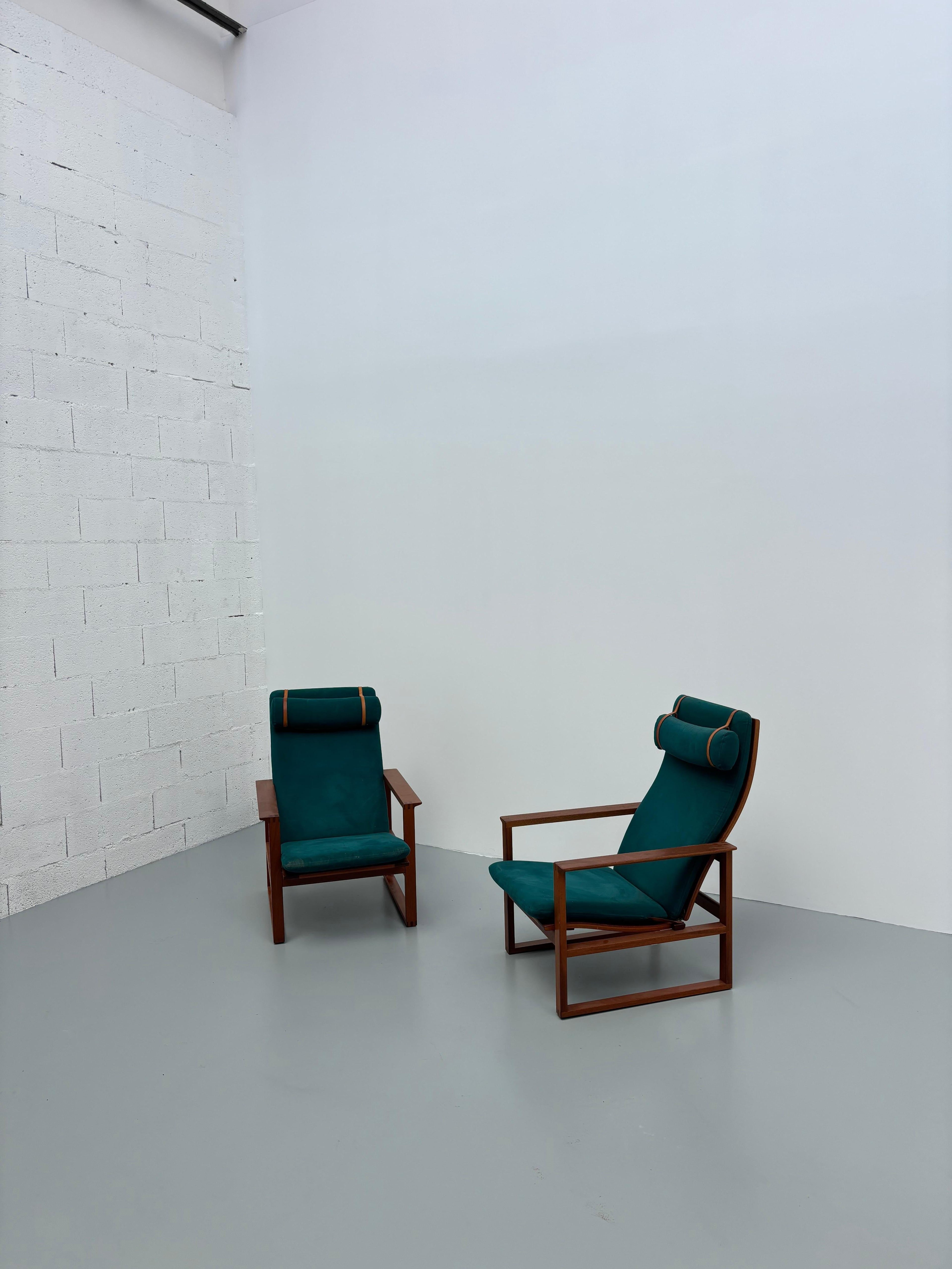 Pair of 2254 armchairs by Børge Mogensen