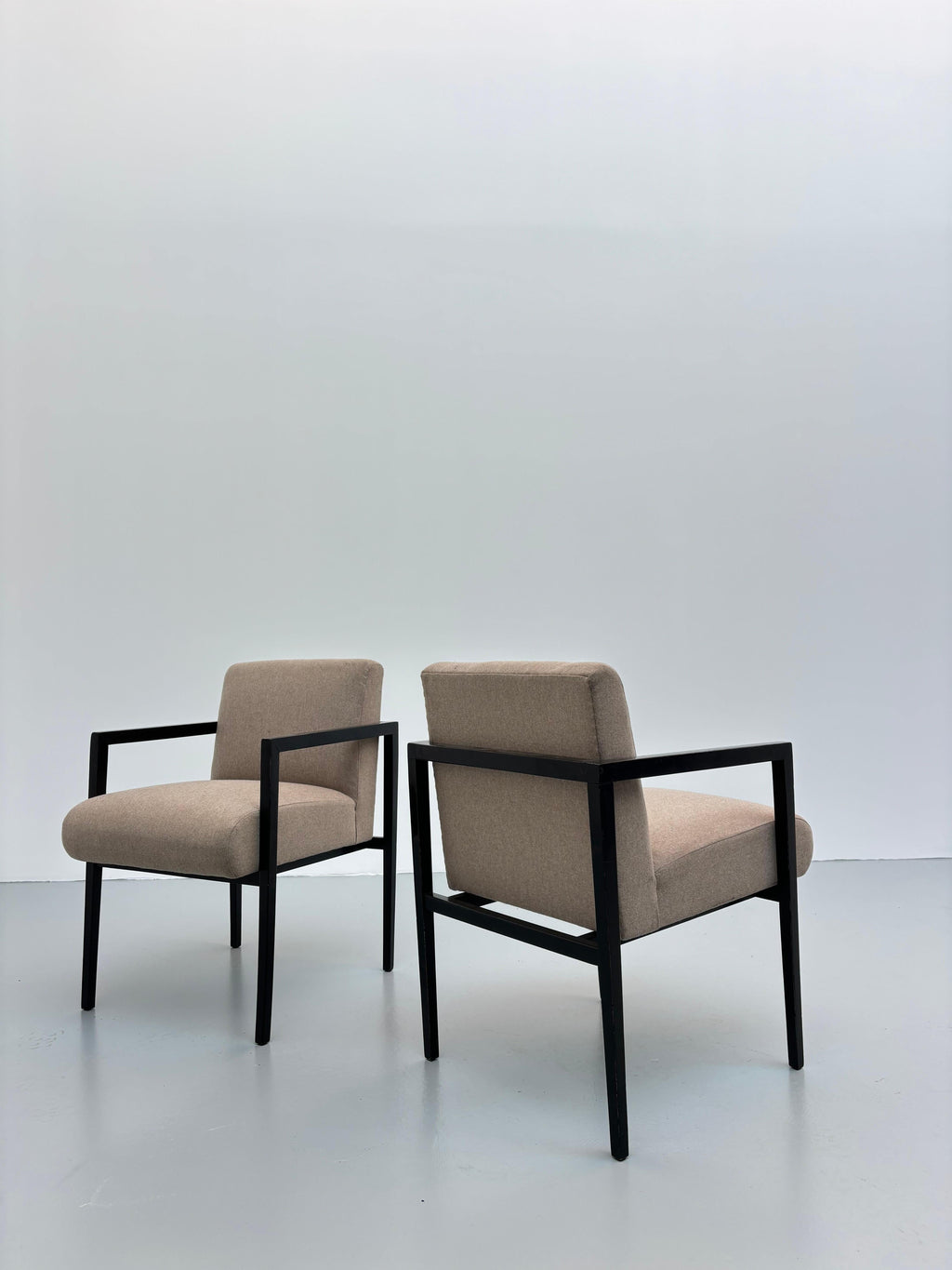 Branco & Preto armchairs model n R3