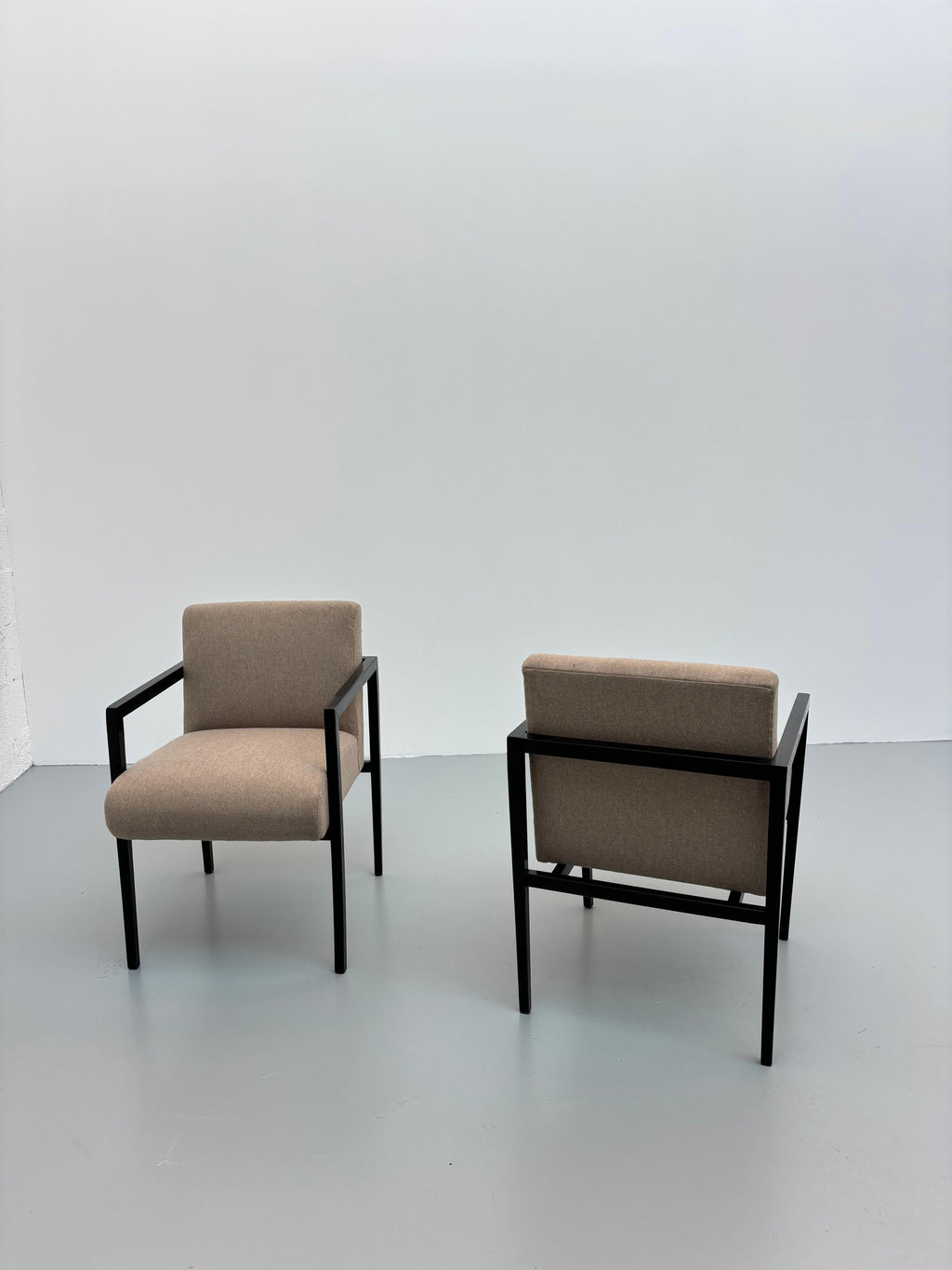 Branco & Preto armchairs model n R3