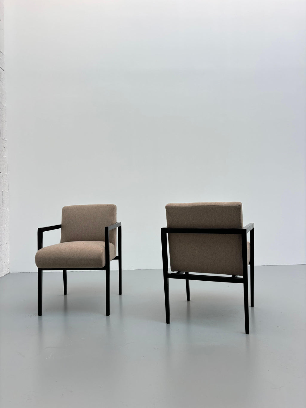 Branco & Preto armchairs model n R3