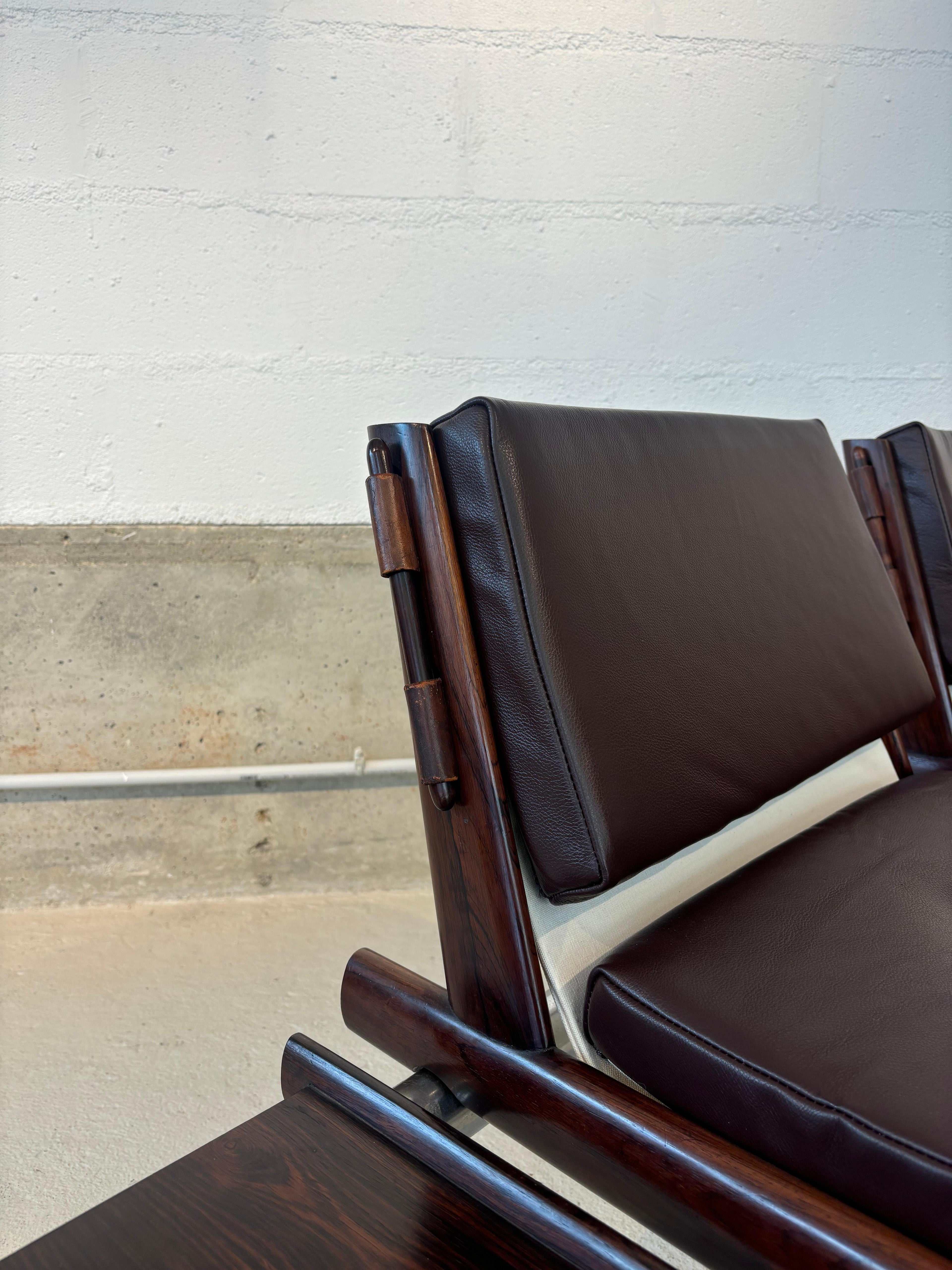 Scarce MP 123 sofa by Percival Lafer