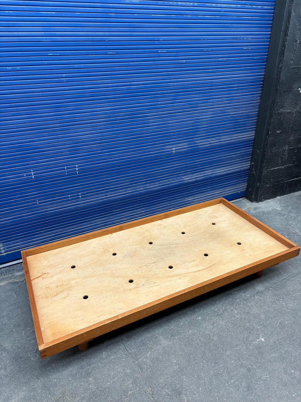 L01 or « Godot » daybed by Pierre Chapo