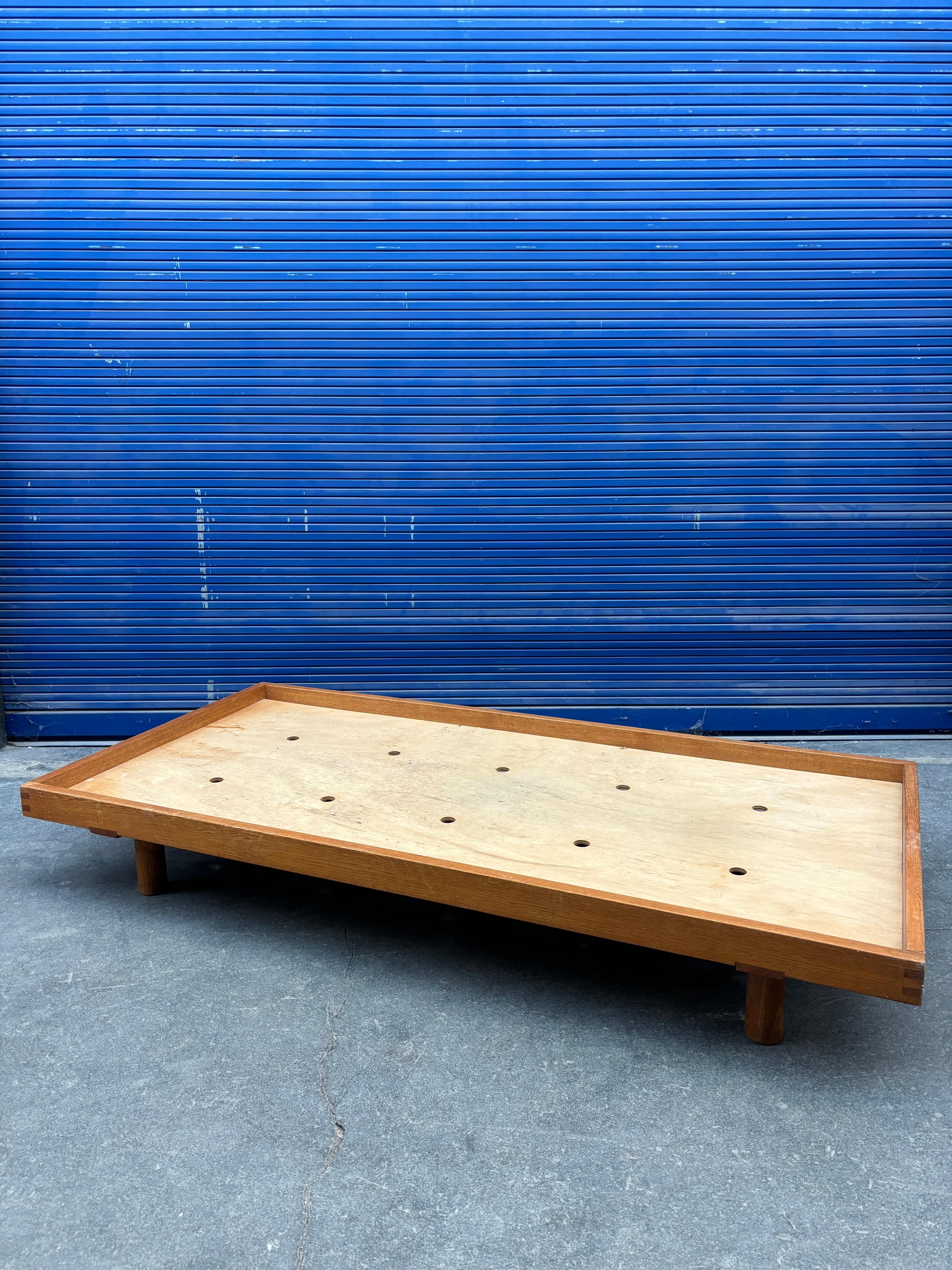 L01 or « Godot » daybed by Pierre Chapo