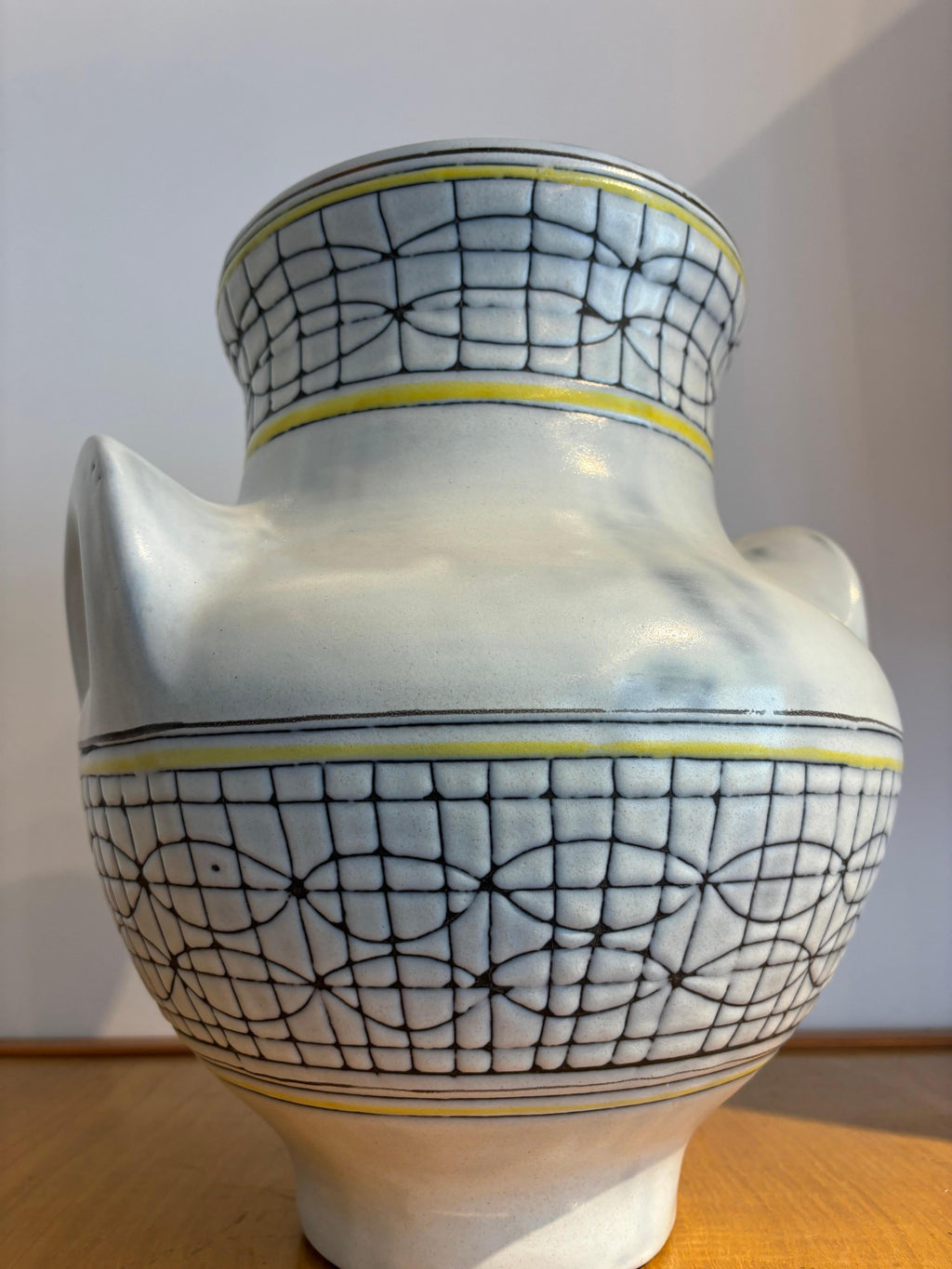 Vase à Oreilles par Roger Capron