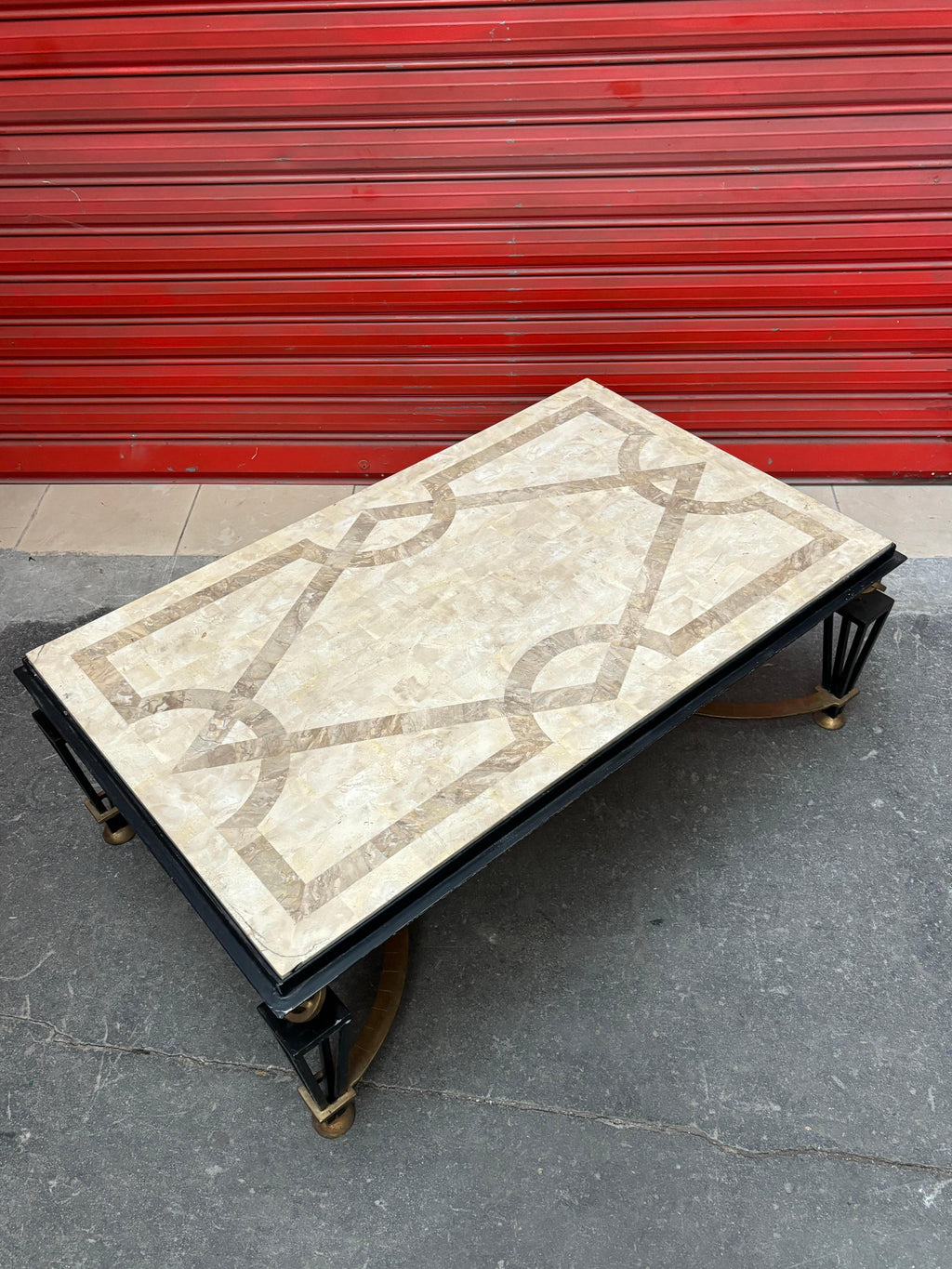 Coffee table in the style of the french 40s