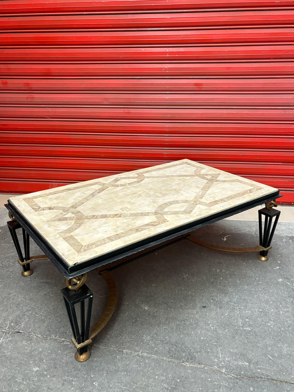 Coffee table in the style of the french 40s