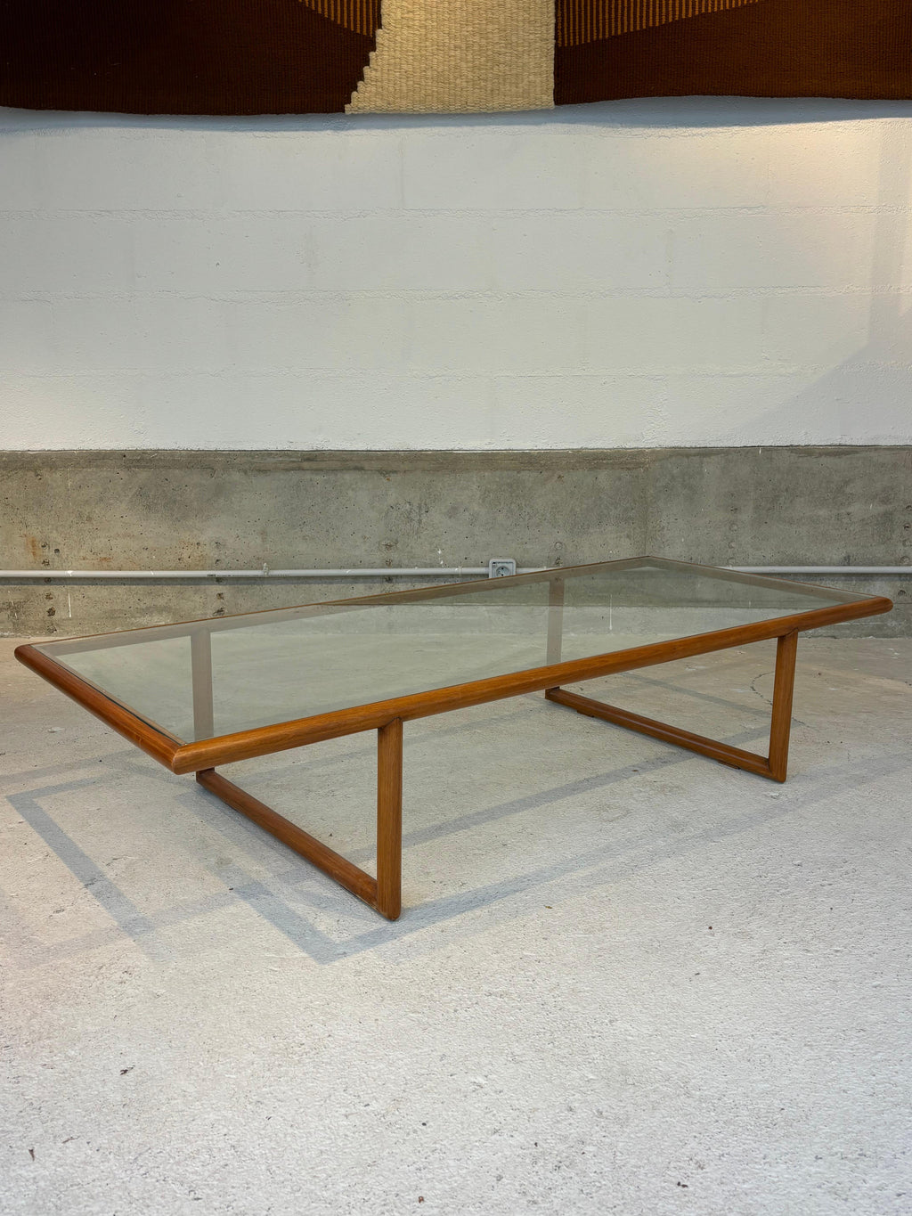 Scarce variant of coffee table by Joaquim Tenreiro