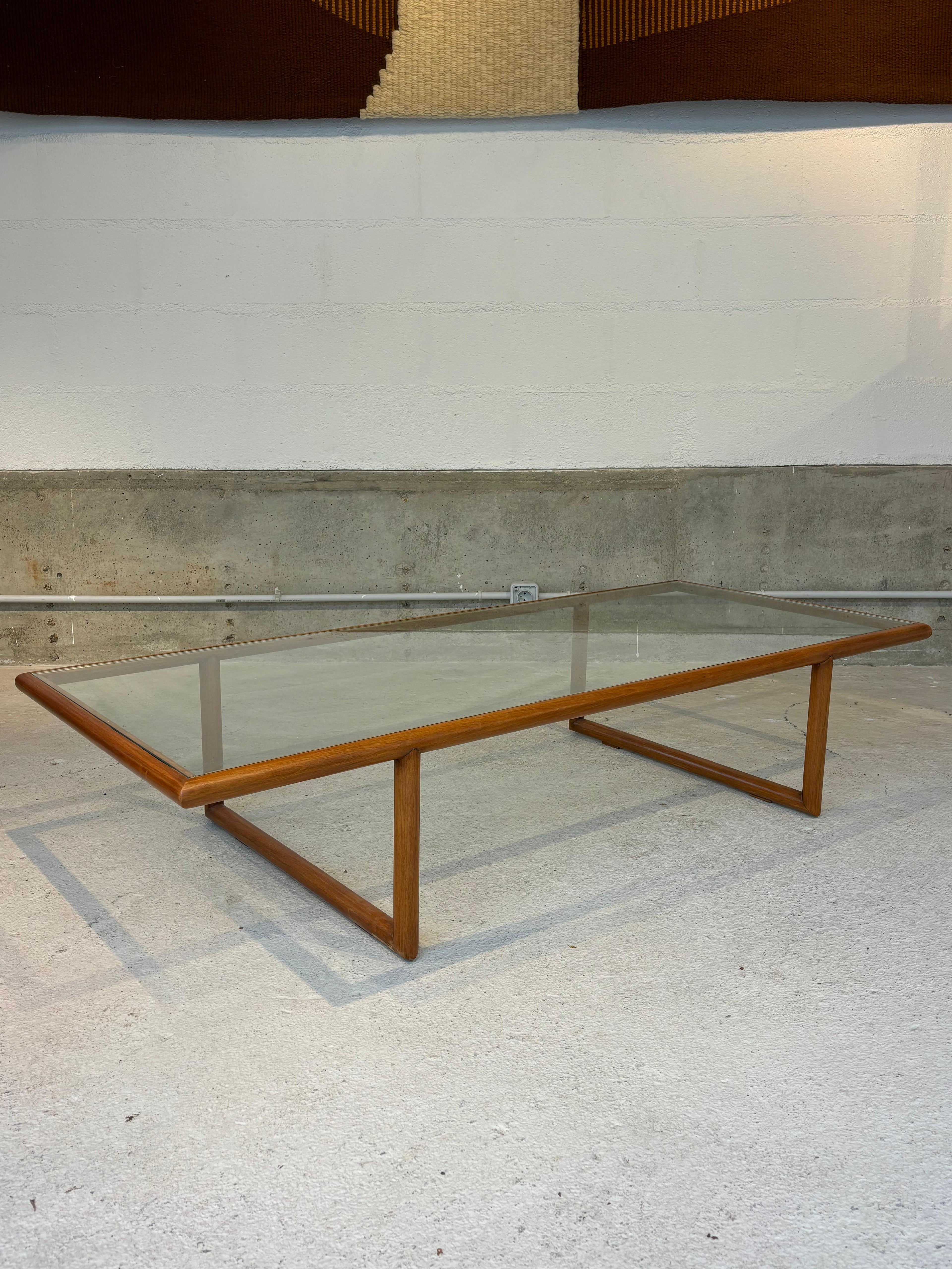 Scarce variant of coffee table by Joaquim Tenreiro