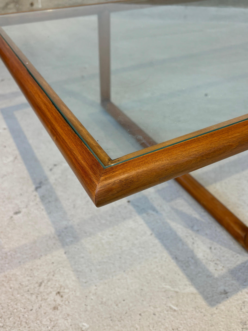 Scarce variant of coffee table by Joaquim Tenreiro