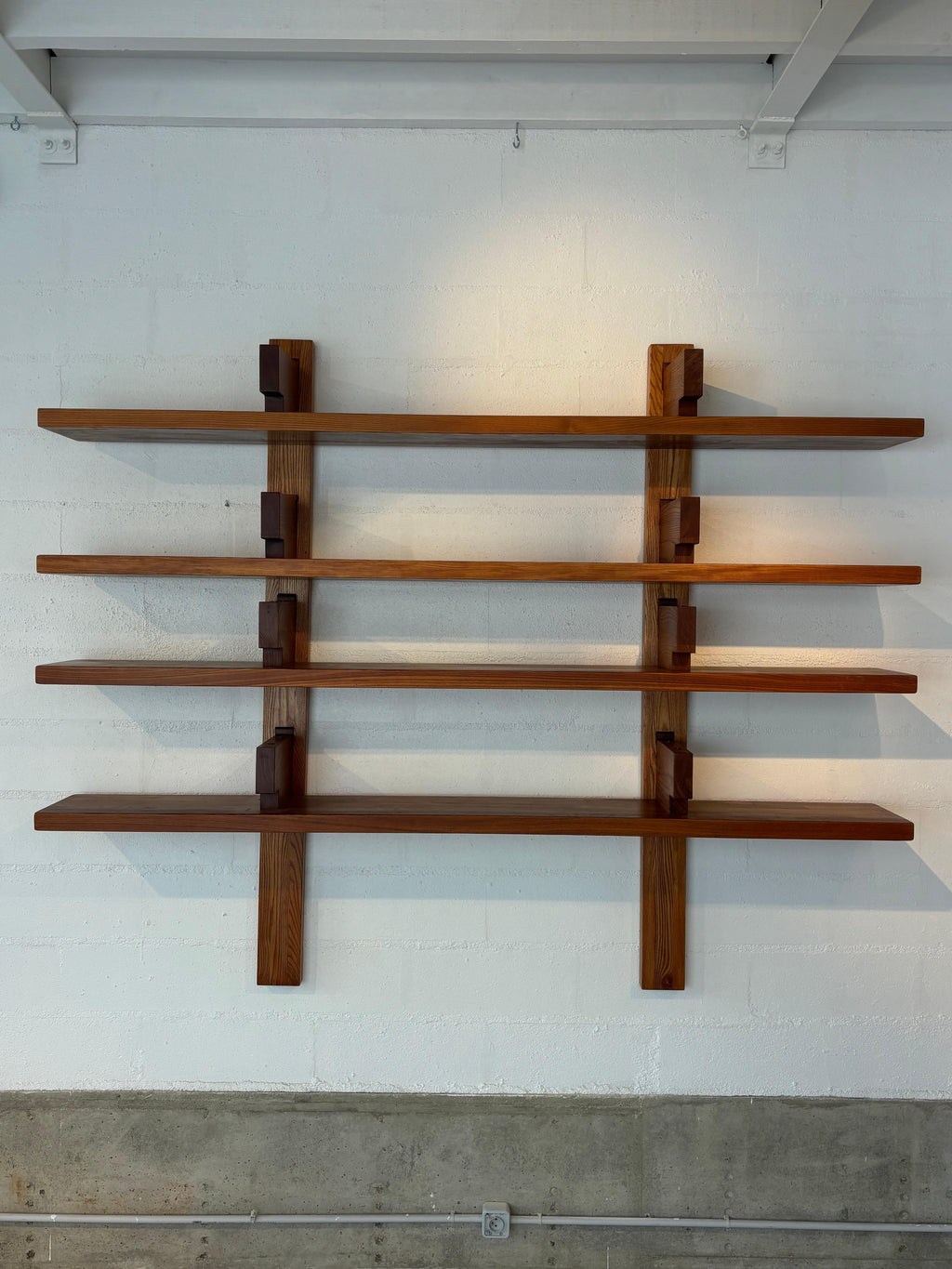 B17A bookcase by Pierre Chapo in massive elm
