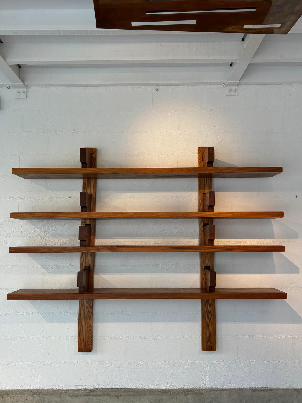 B17A bookcase by Pierre Chapo in massive elm