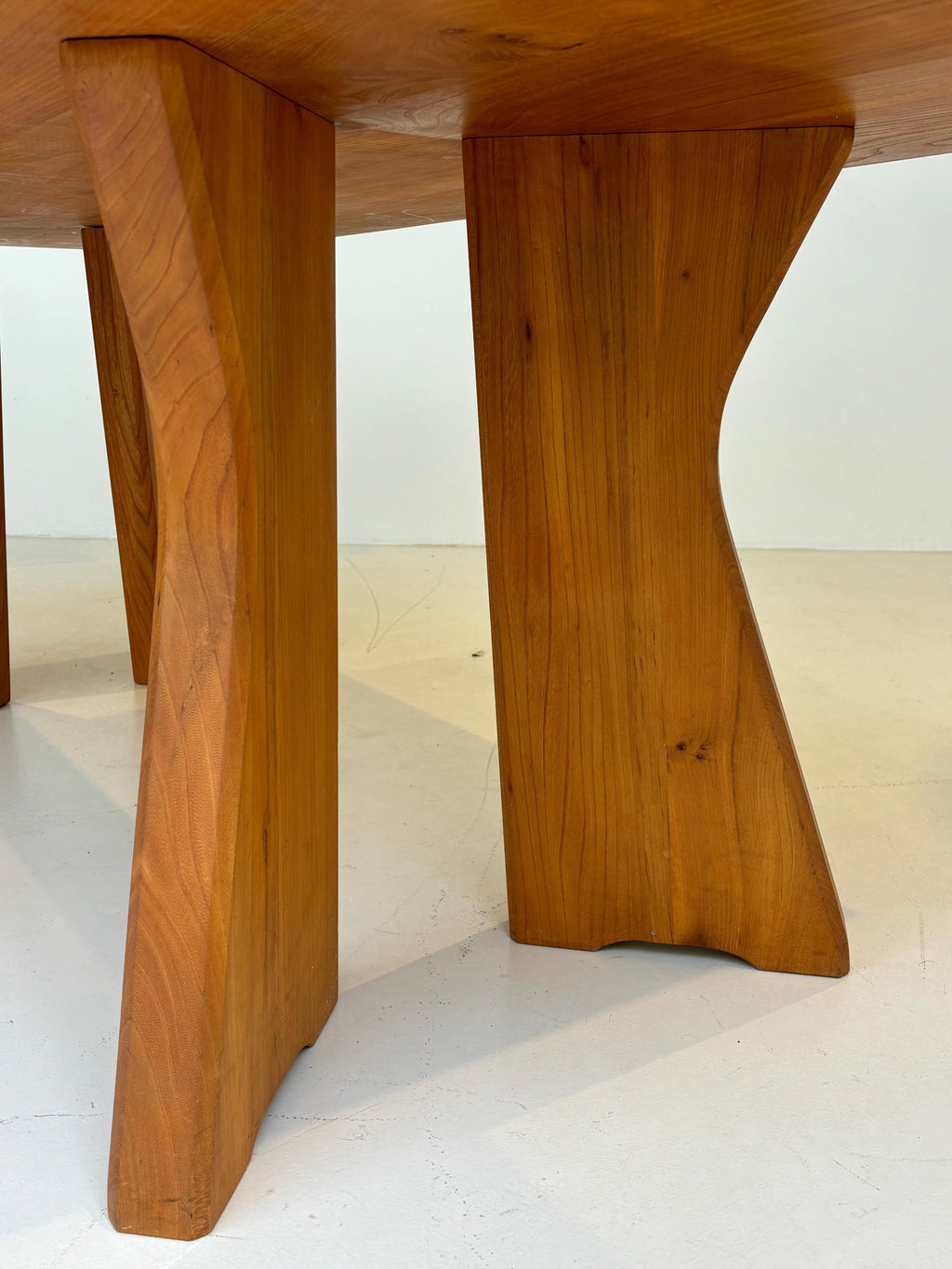 Beautiful Claude Demoyen dining table