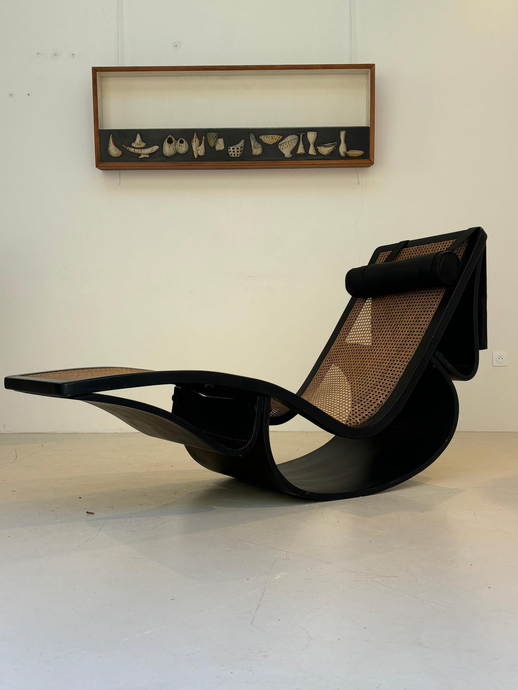 Oscar Niemeyer rocking chair longue model : « Rio » created in 1977