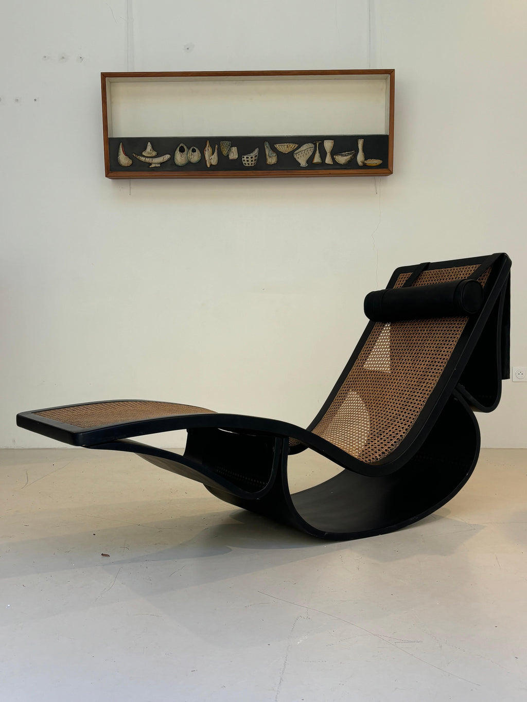 Oscar Niemeyer rocking chair longue model : « Rio » created in 1977