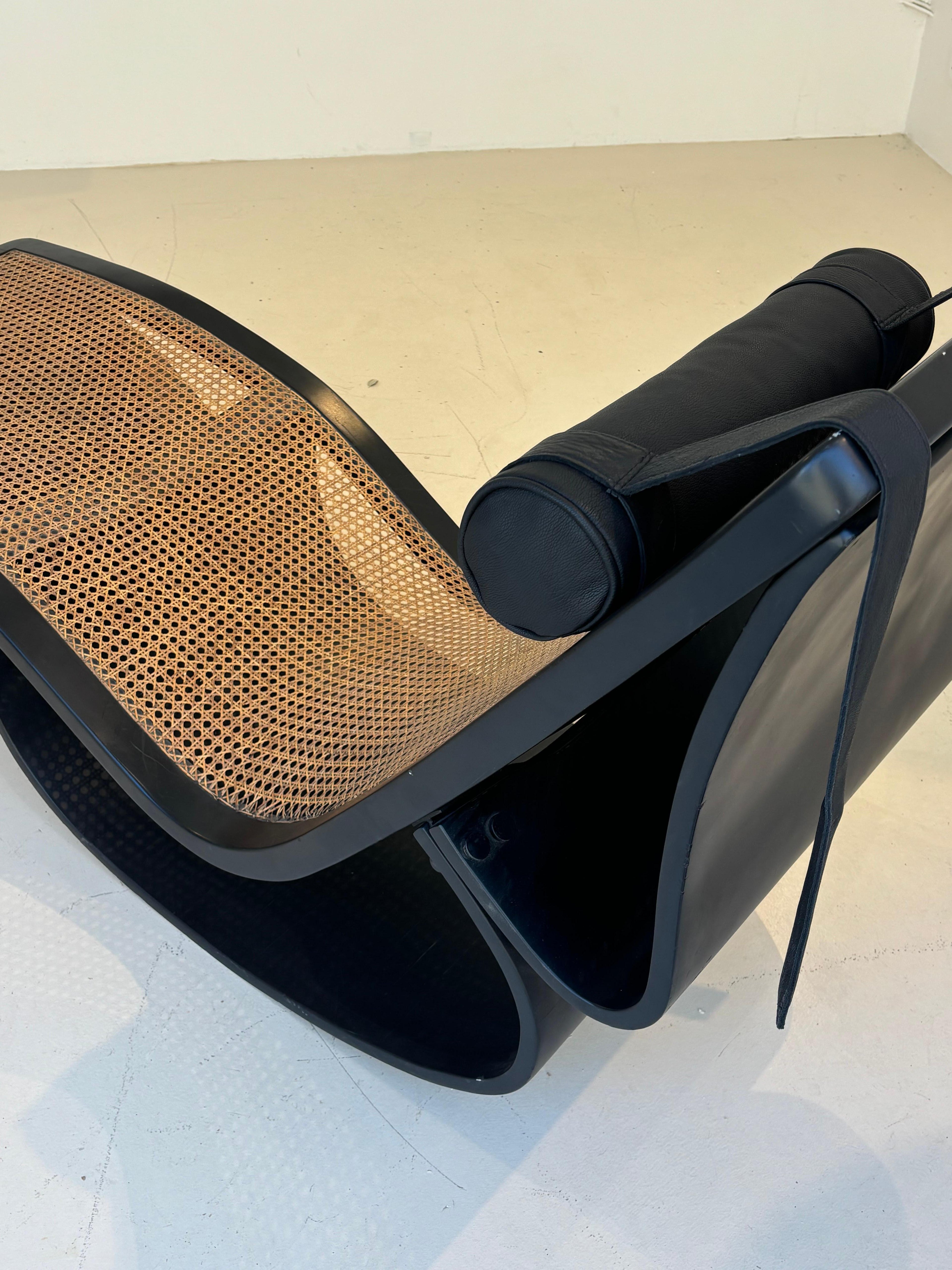 Oscar Niemeyer rocking chair longue model : « Rio » created in 1977