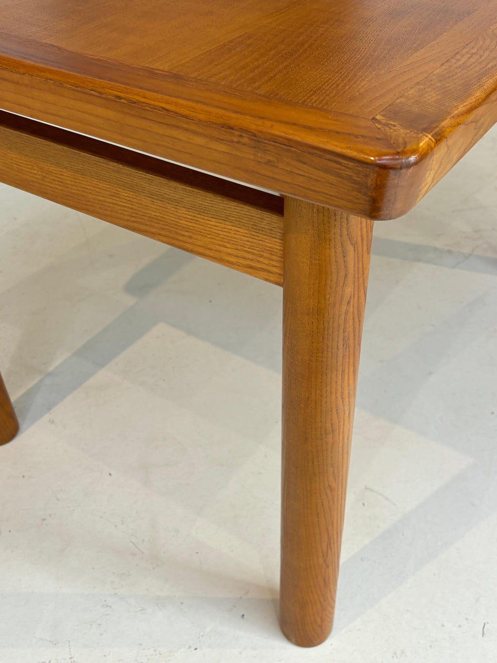 Extensible Dordogne dining table by Robert Sentou