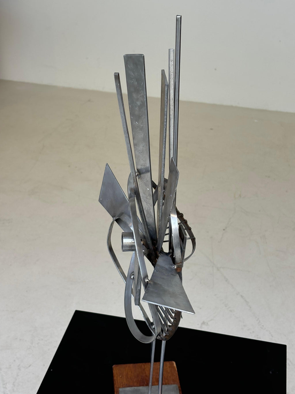 Beautiful sculpture by Alain Douillard