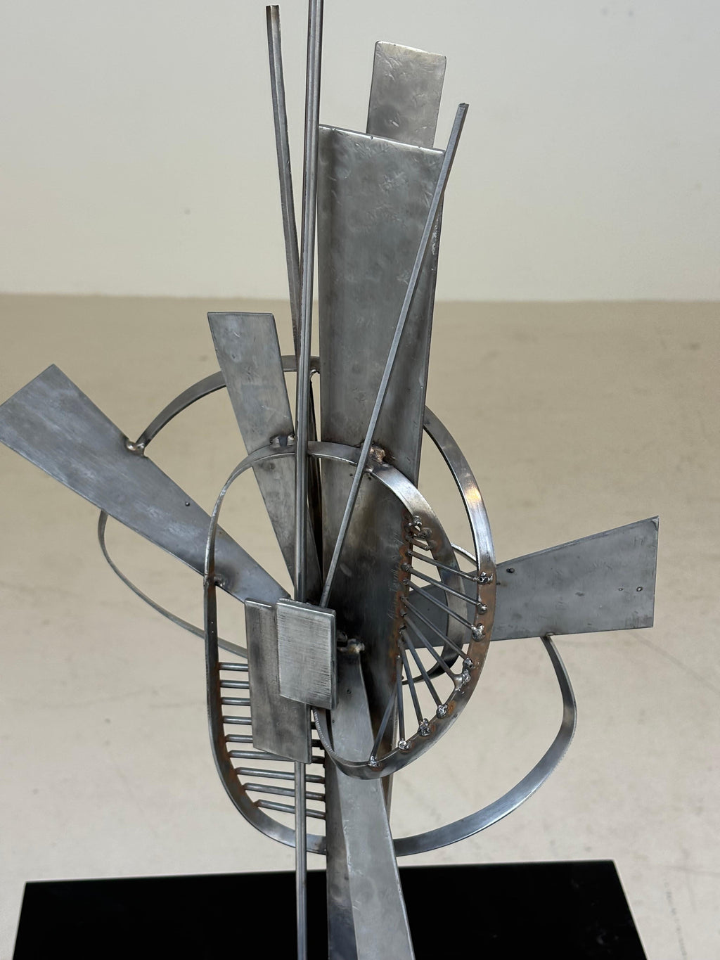 Beautiful sculpture by Alain Douillard