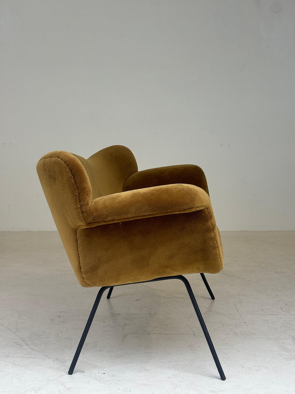 Very rare sofa by Movéis Gerdau