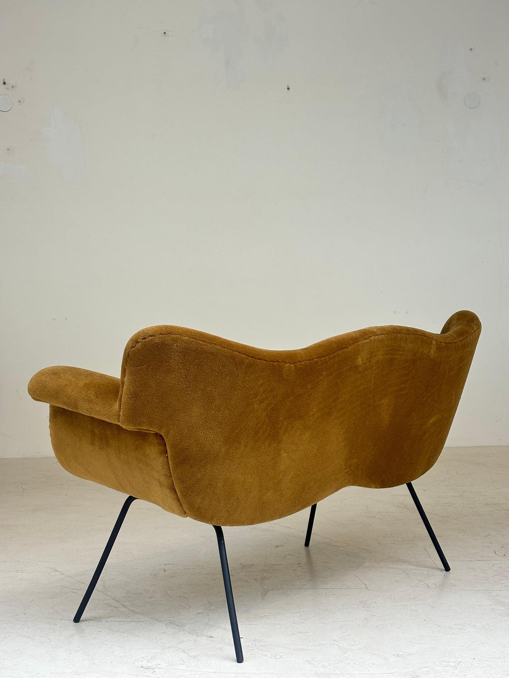 Very rare sofa by Movéis Gerdau
