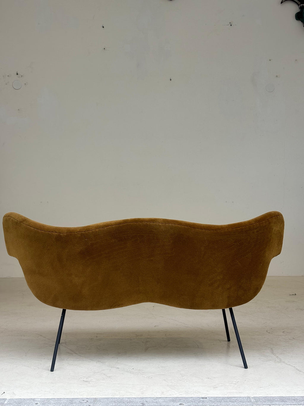 Very rare sofa by Movéis Gerdau