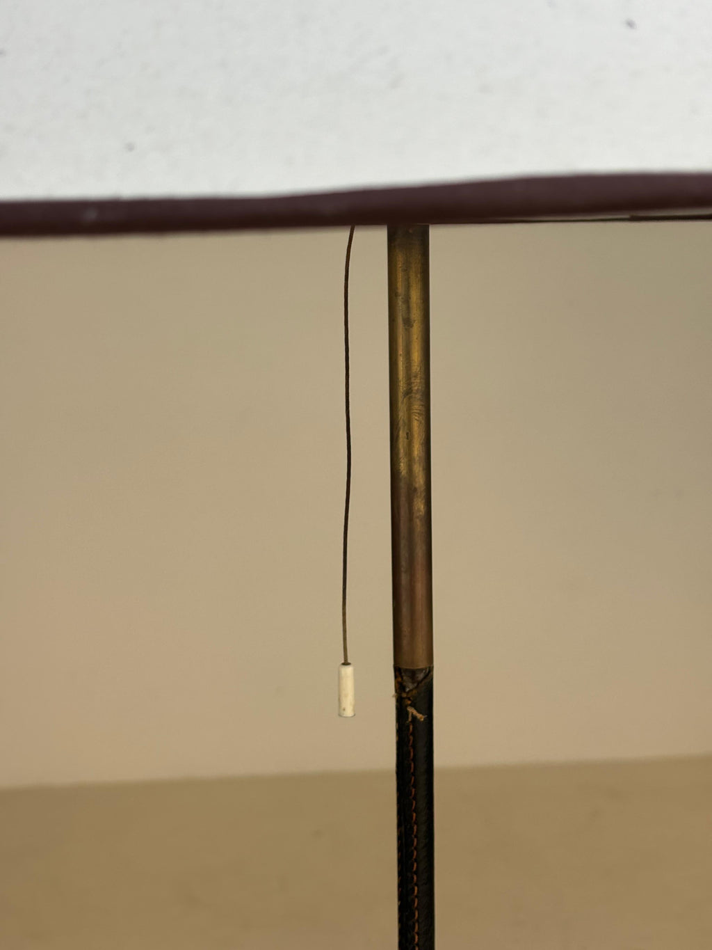 Beautiful pair of floorlamps by Jordi Vilanova in brass and stiched leather