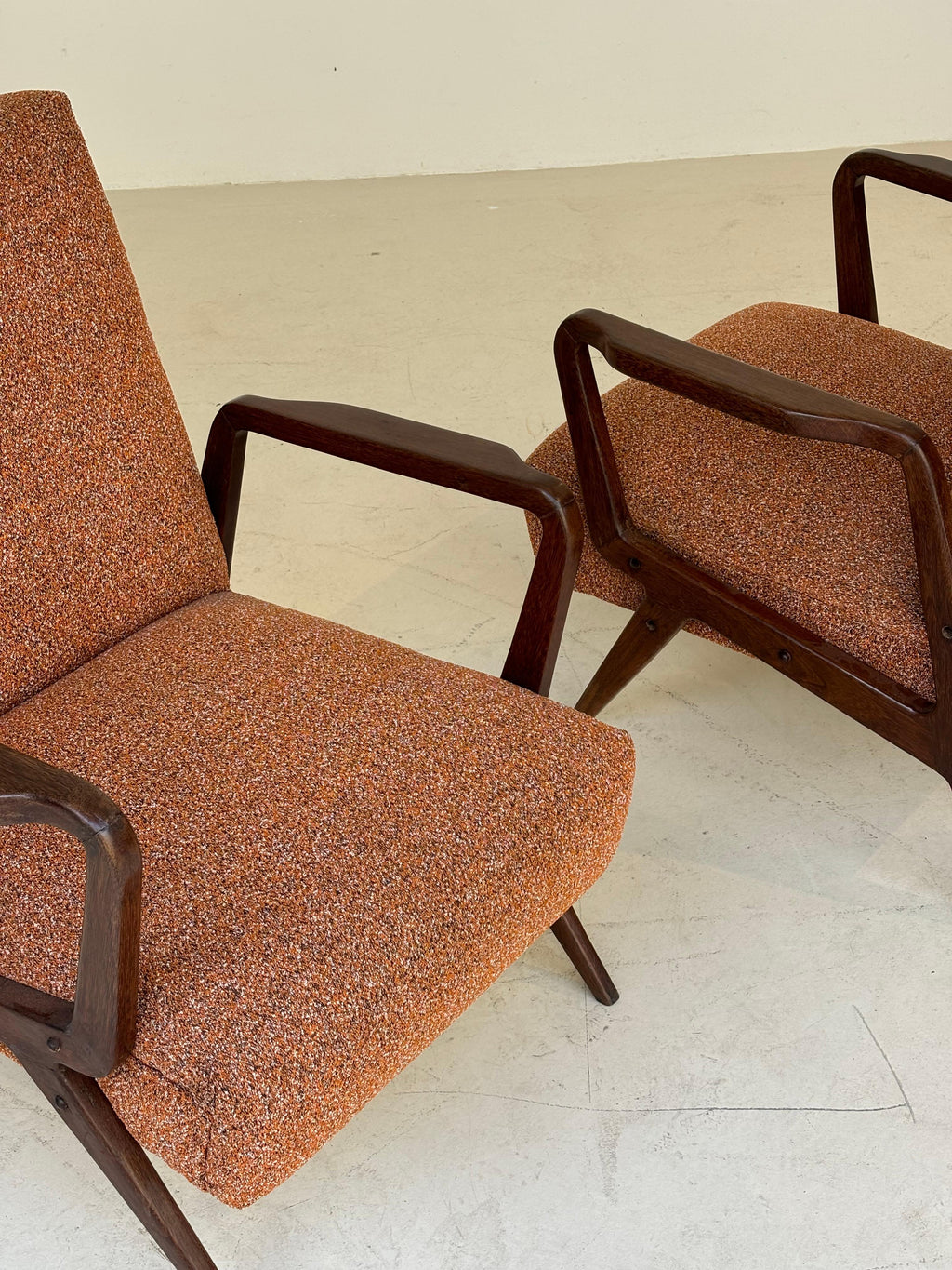 Pair of armchairs attributed to Gio Ponti, circa 1950