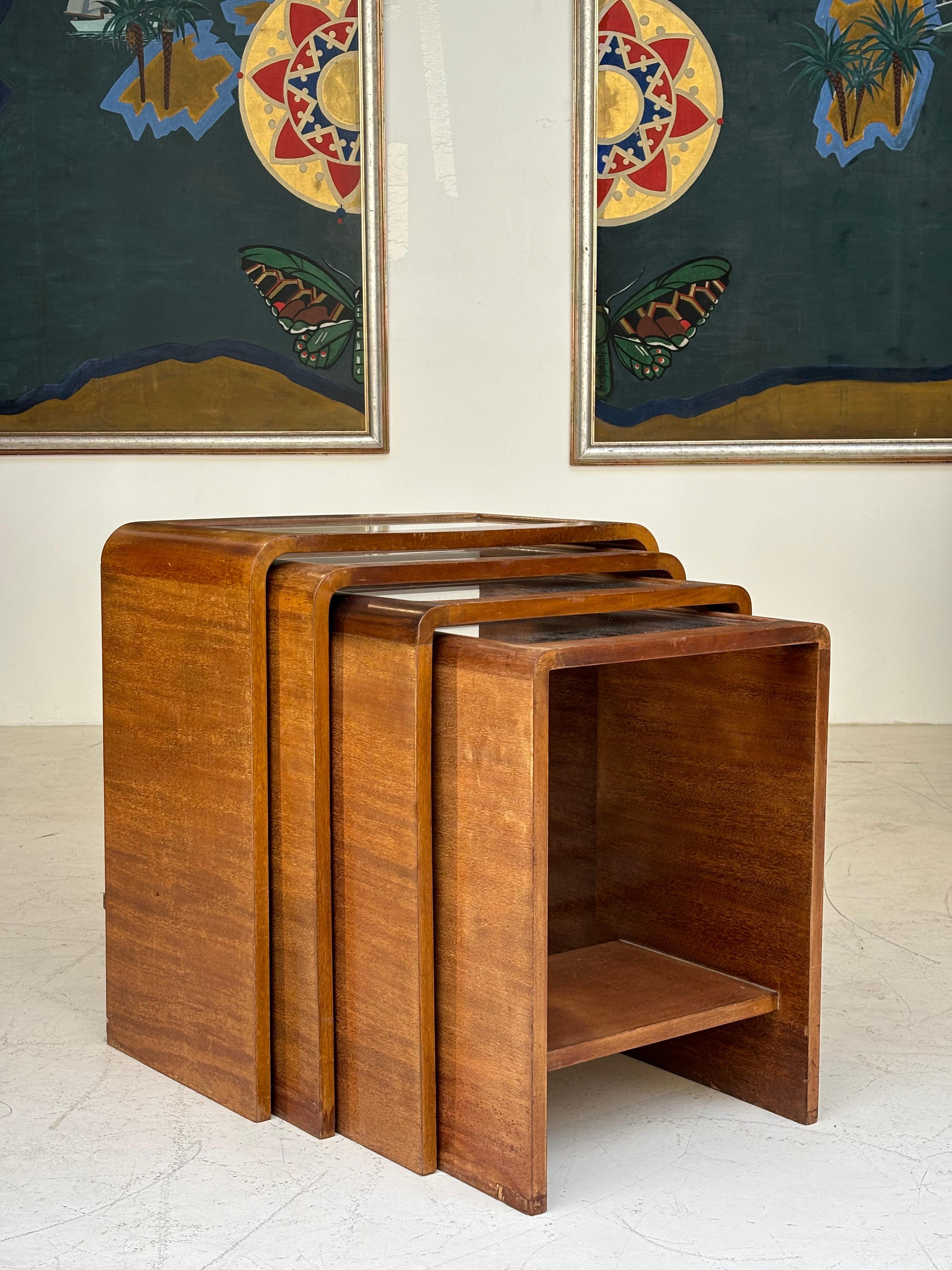 Nice french nesting table circa 1940 in the taste of Francis Jourdain