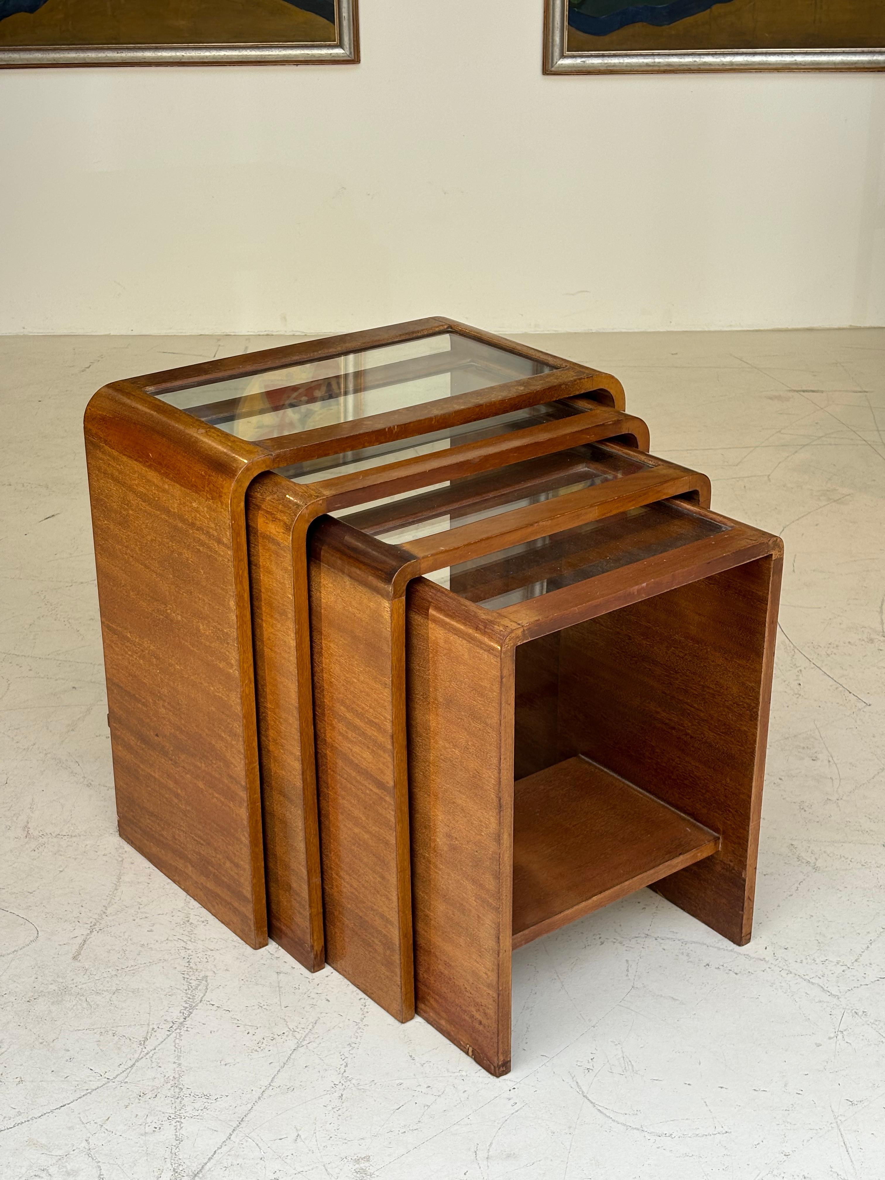 Nice french nesting table circa 1940 in the taste of Francis Jourdain