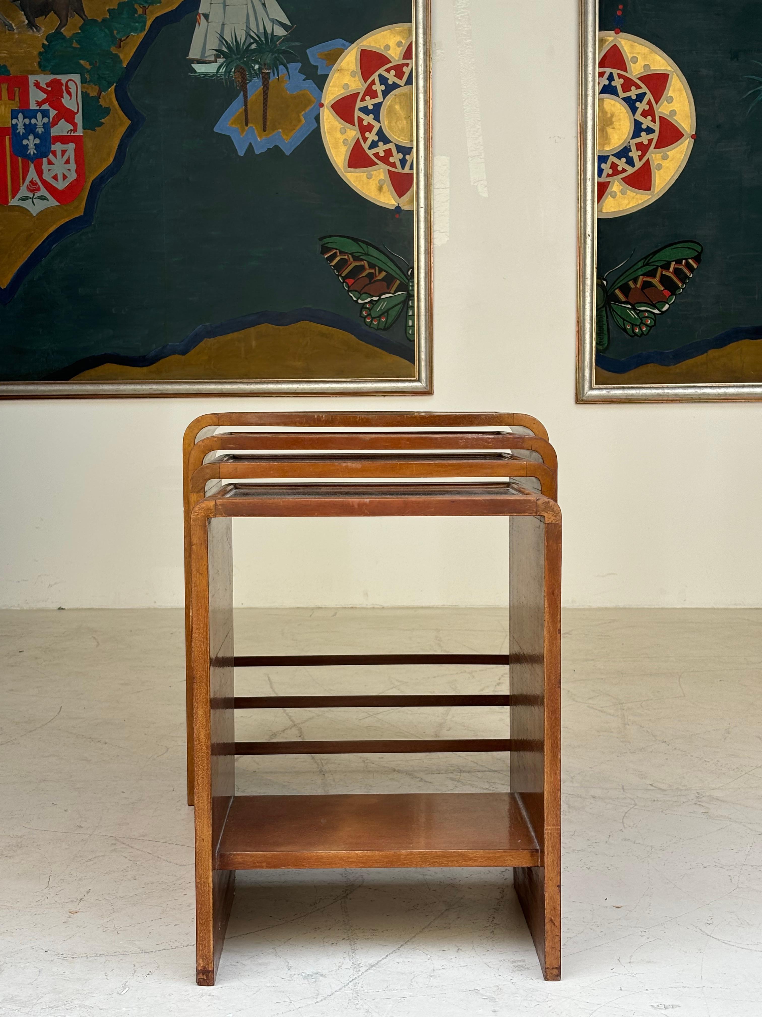 Nice french nesting table circa 1940 in the taste of Francis Jourdain