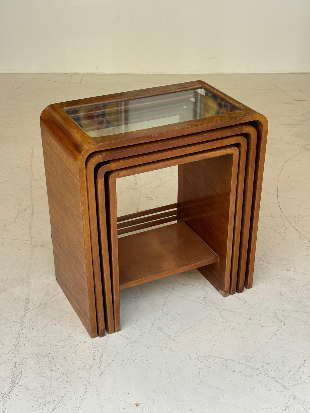Nice french nesting table circa 1940 in the taste of Francis Jourdain