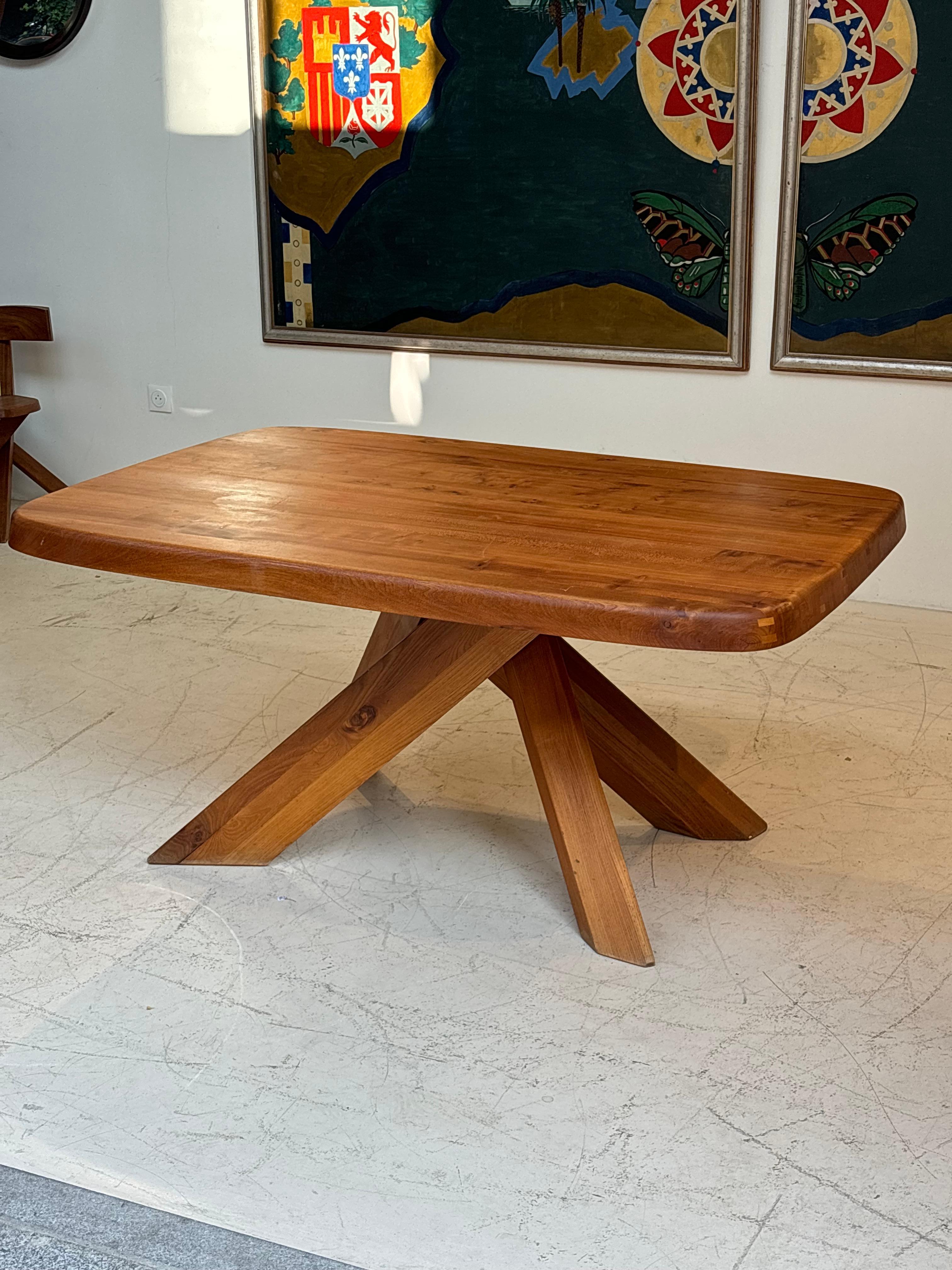 Dining table : « T35 C » by Pierre Chapo, circa 1970 in massive elm