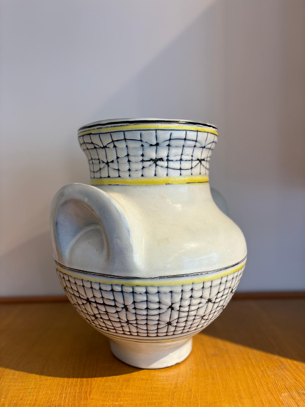 Vase à Oreilles par Roger Capron