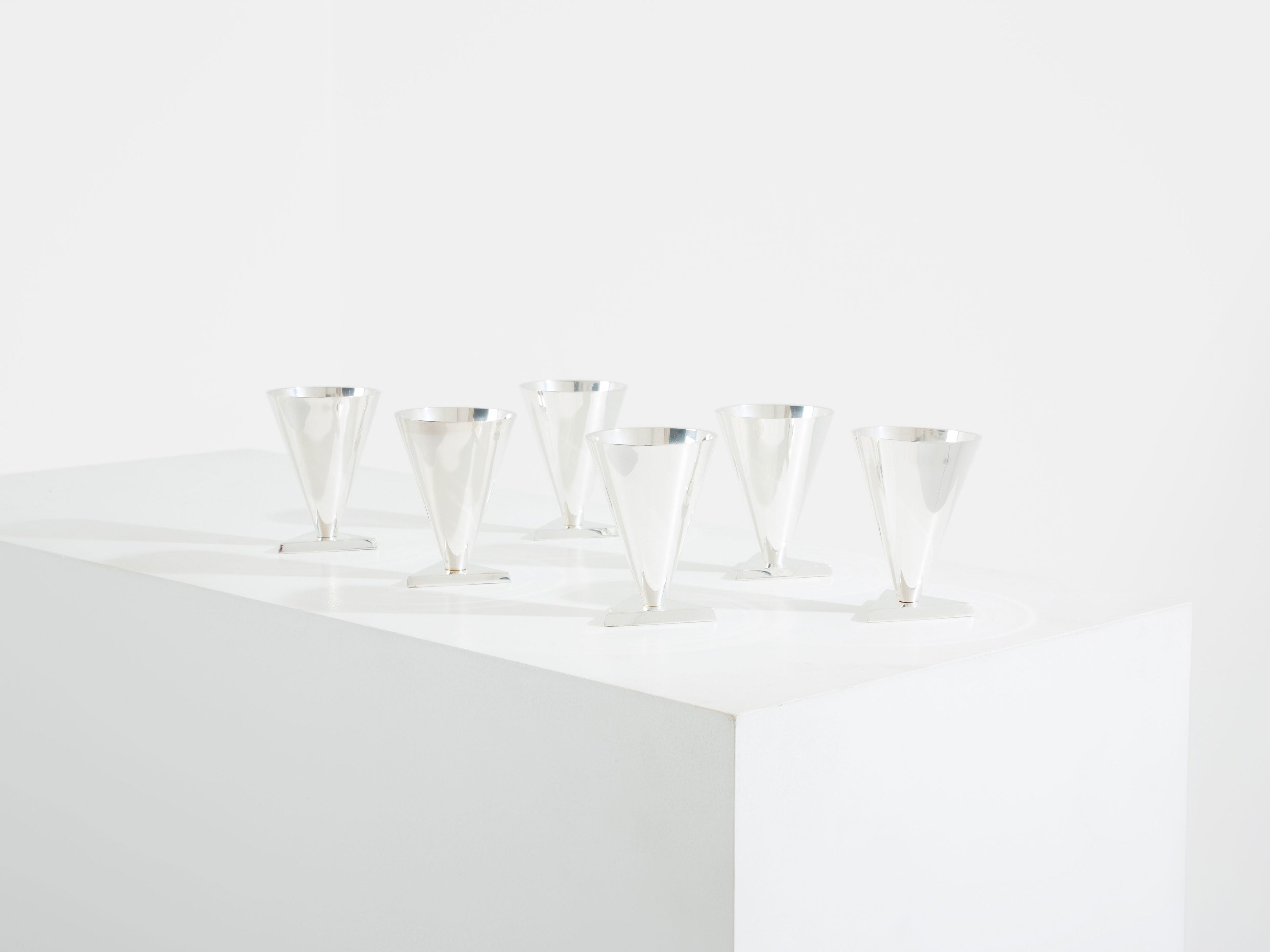 La Maison Desny Art Deco set of 6 silvered metal cocktail cups 1928