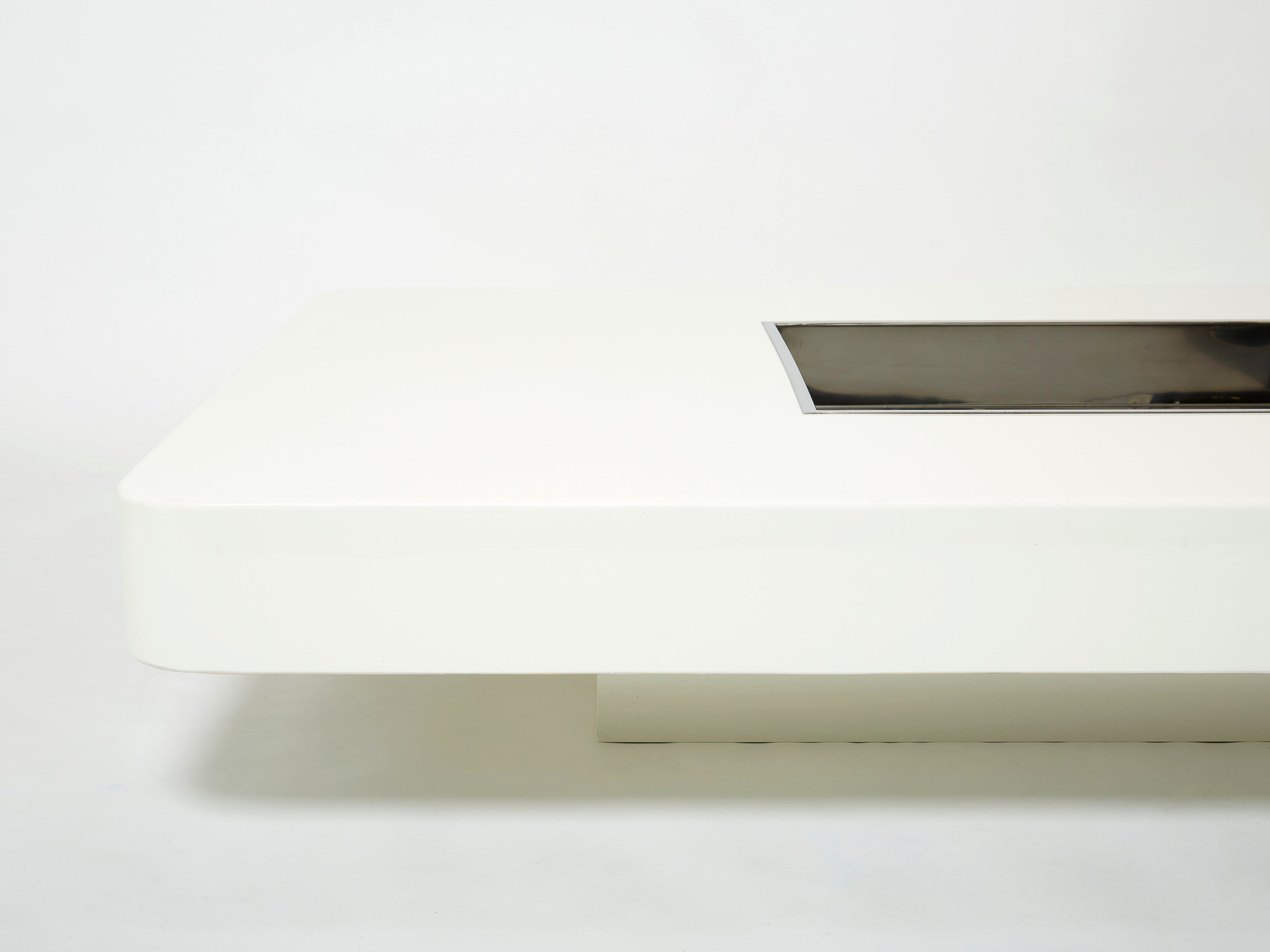 Large Willy Rizzo white lacquer and chrome bar coffee table 1970s