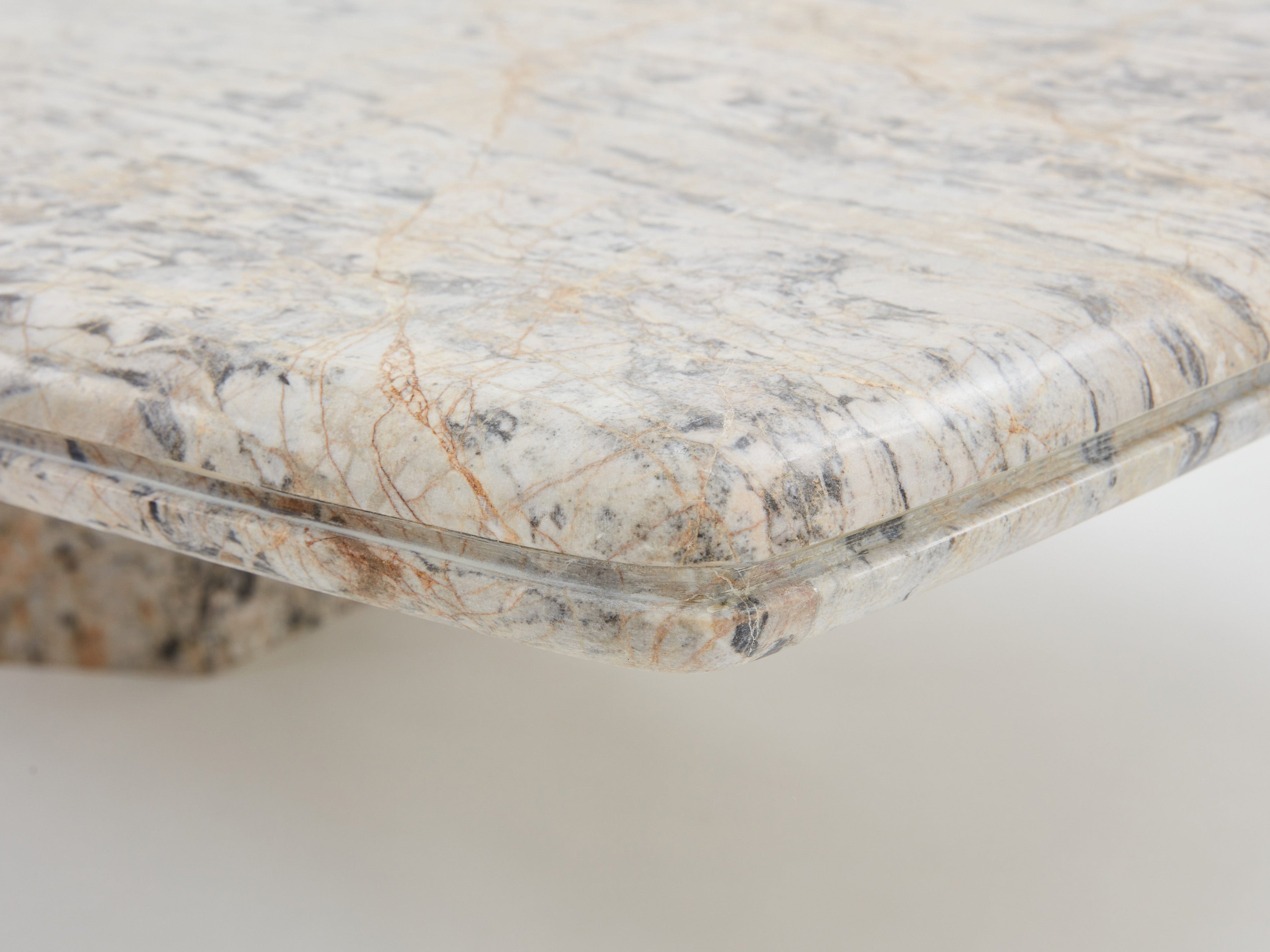 Large coffee table Greige Sicilian marble 1970s