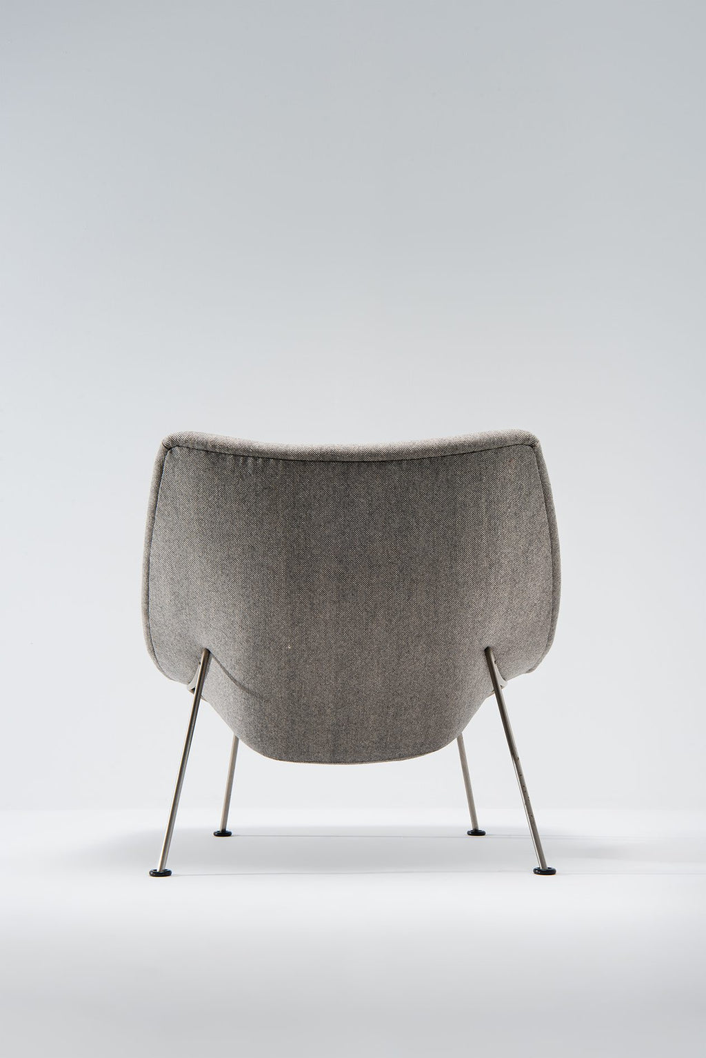 Pierre Paulin OYSTER CHAIR WITH OTTOMAN