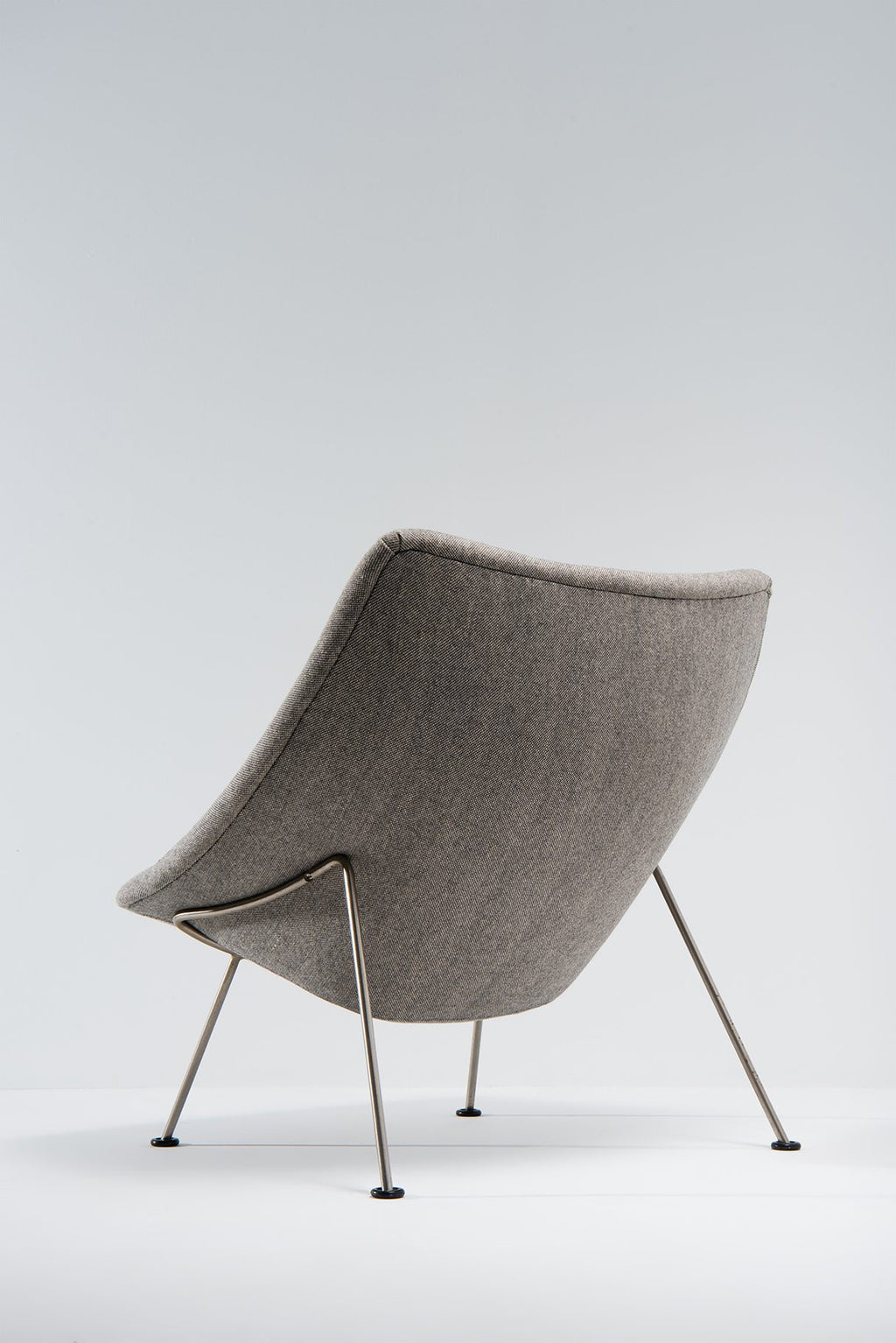 Pierre Paulin OYSTER CHAIR WITH OTTOMAN