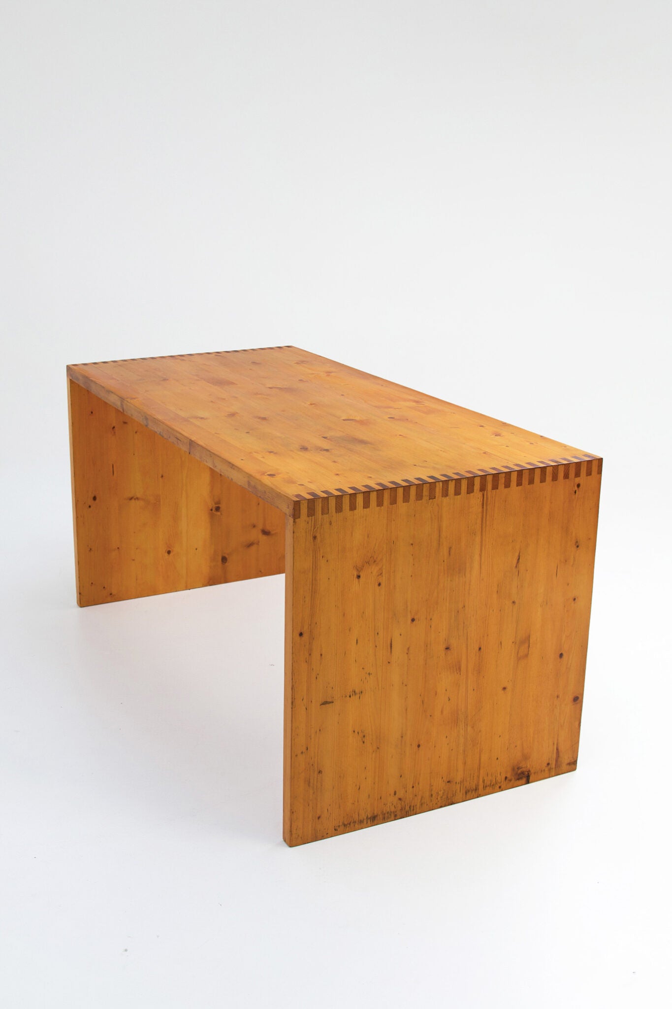 Ate van Apeldoorn Desk in Solid Pine