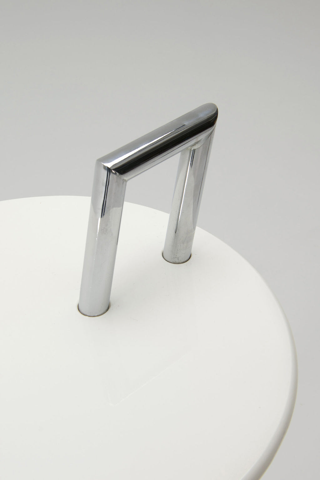 Eileen Gray A set of occasional side tables