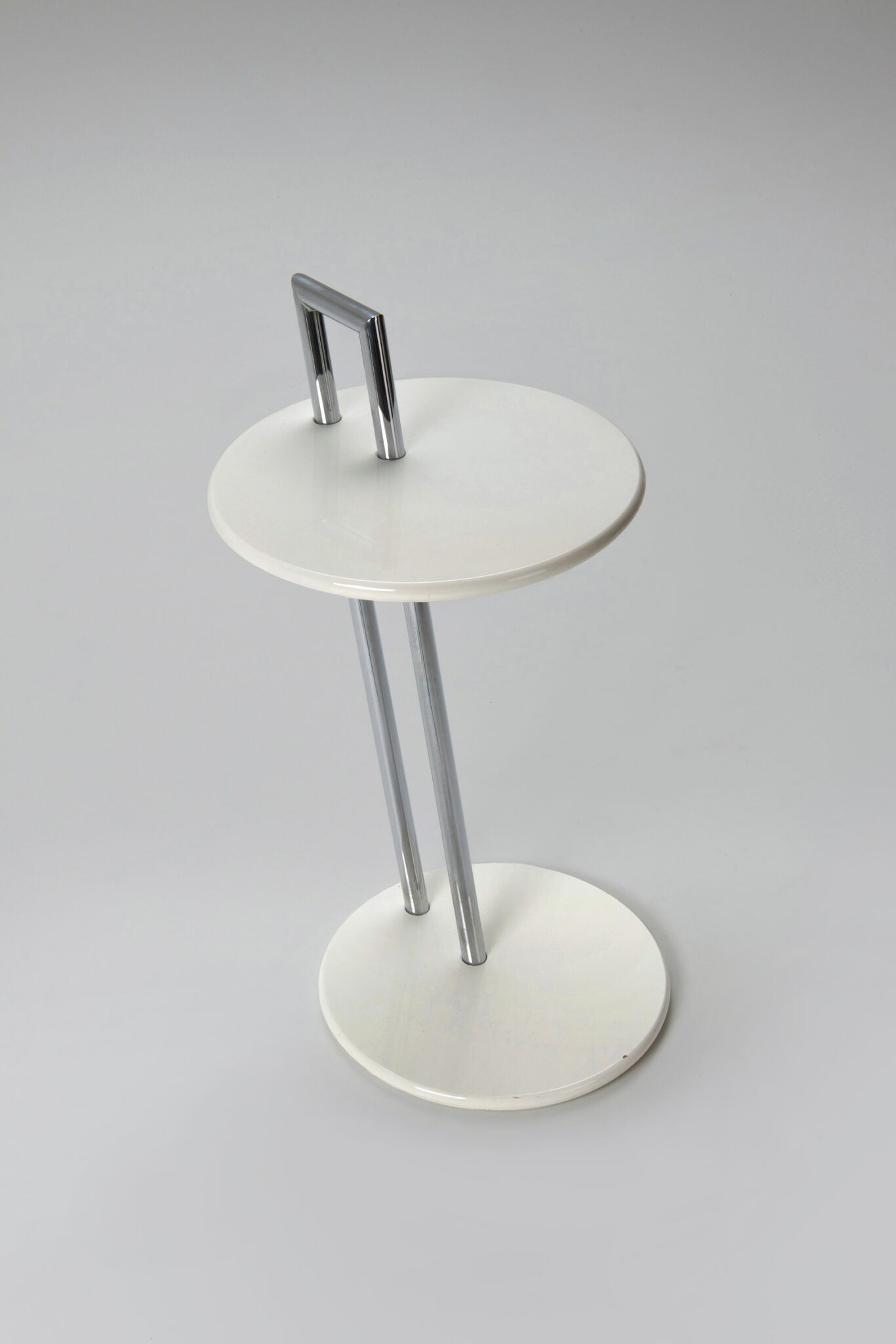 Eileen Gray A set of occasional side tables