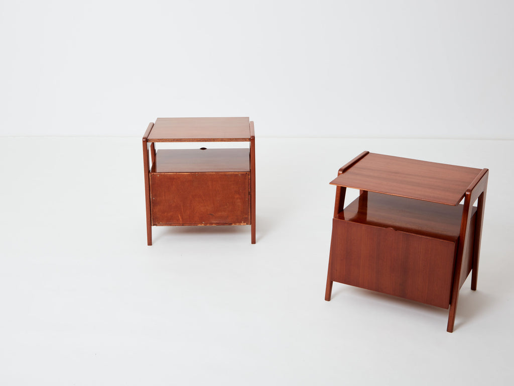 Silvio Cavatorta pair of mahogany wood nightstands 1950