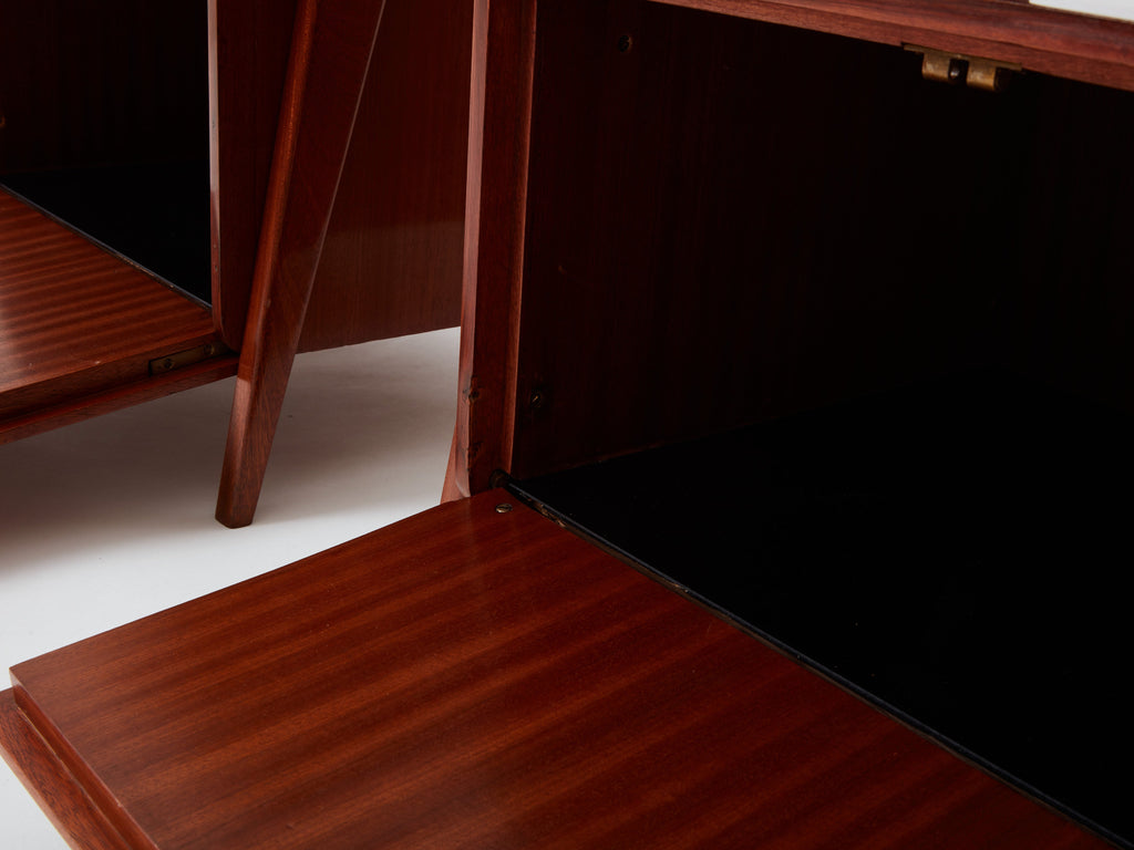 Silvio Cavatorta pair of mahogany wood nightstands 1950