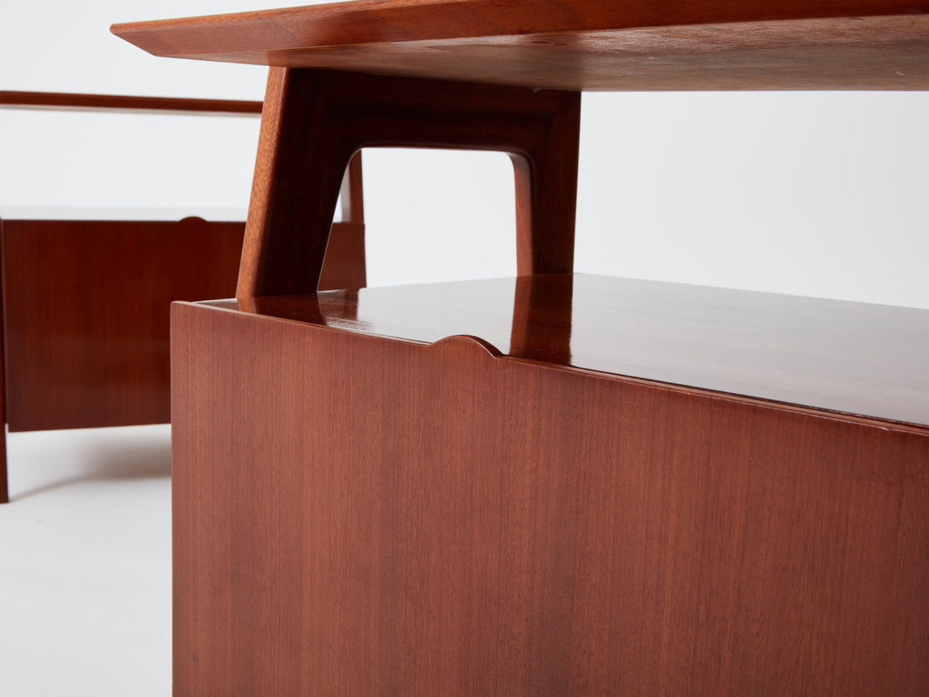 Silvio Cavatorta pair of mahogany wood nightstands 1950