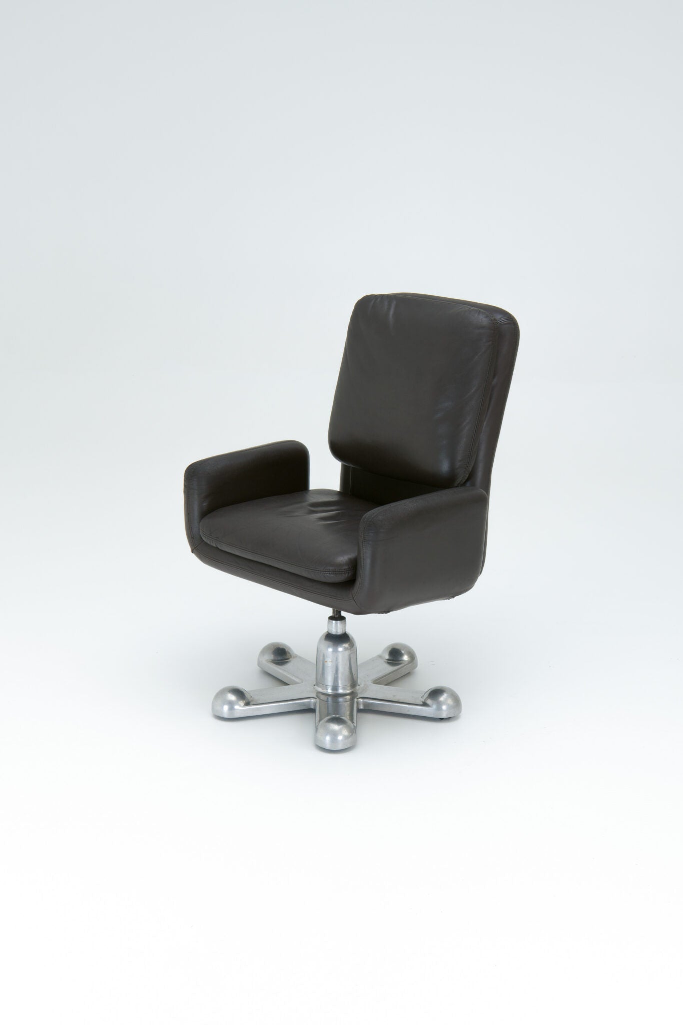 Perry King and Santiago Miranda Swivel Desk Chair – 1970s
