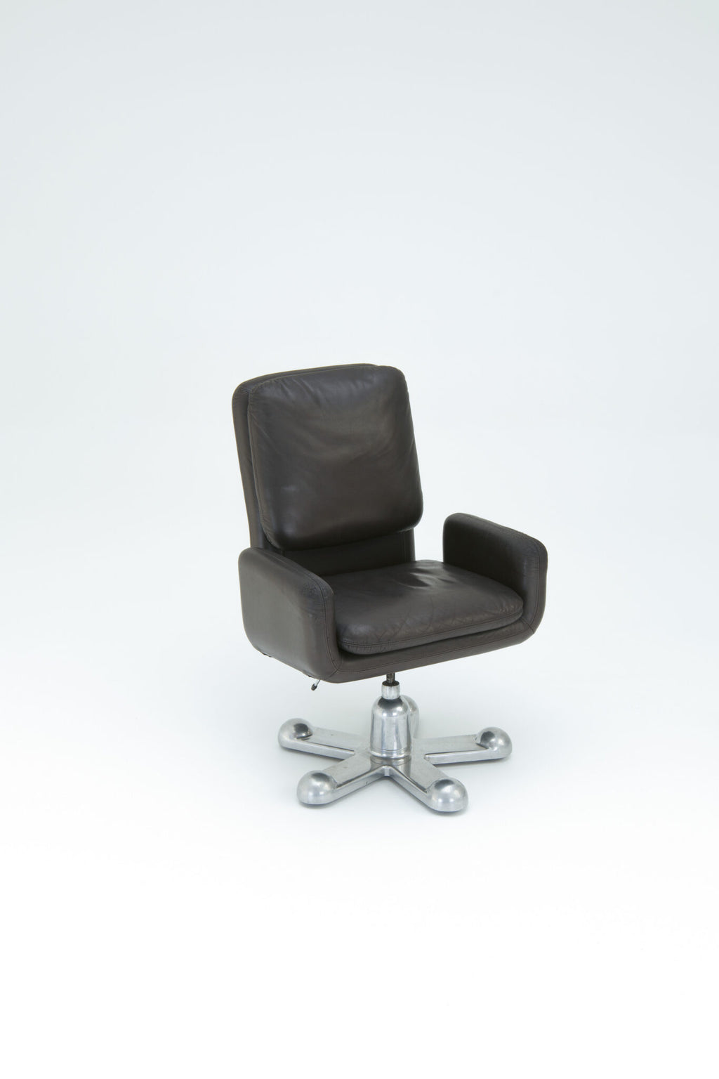 Perry King and Santiago Miranda Swivel Desk Chair – 1970s