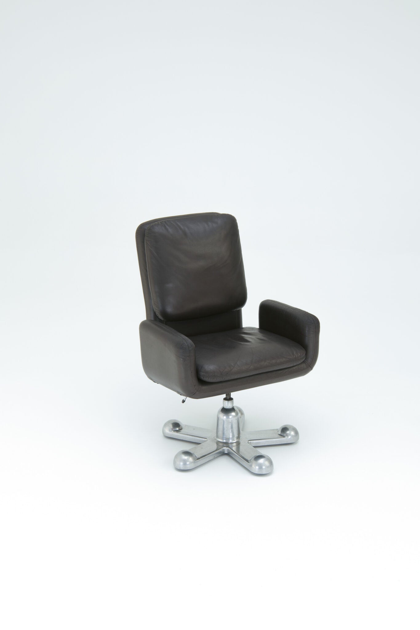 Perry King and Santiago Miranda Swivel Desk Chair – 1970s