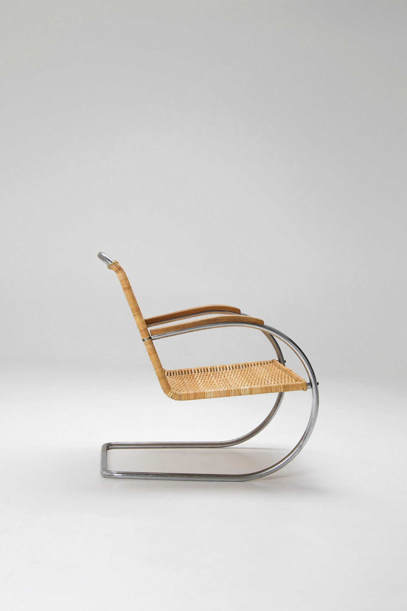 Bas van Pelt Tubular Cantilever Lounge Chair